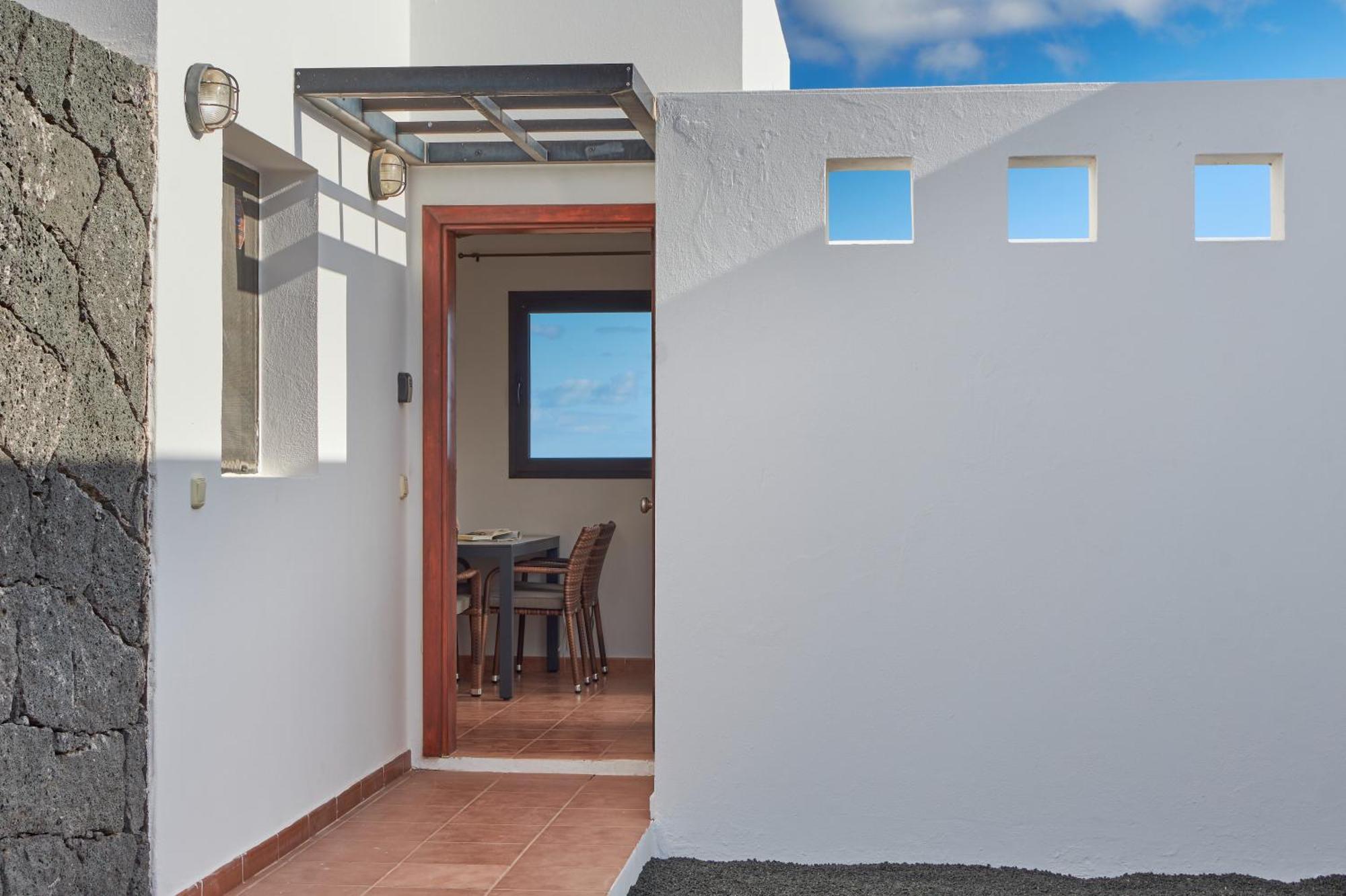 Сasa de vacaciones Maria De Timanfaya - Sea And Mountains Views, Pool, Wifi, 15 Minutes Walk To Marina Rubicon Playa Blanca (Lanzarote)
