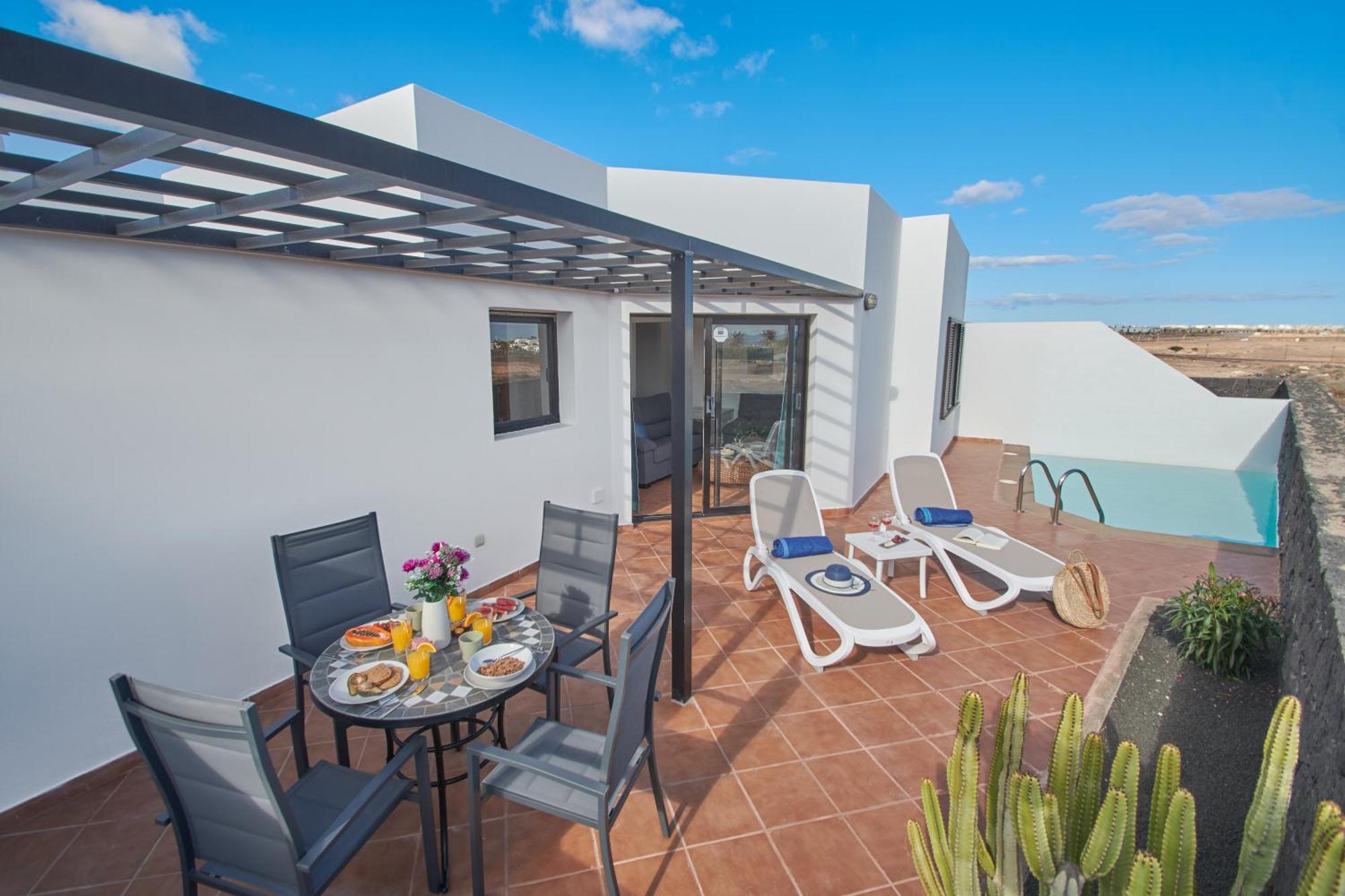 Сasa de vacaciones Maria De Timanfaya - Sea And Mountains Views, Pool, Wifi, 15 Minutes Walk To Marina Rubicon