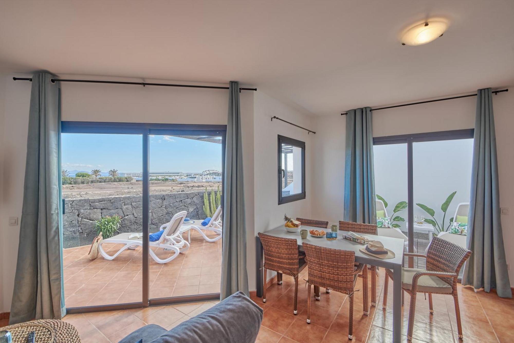 Сasa de vacaciones Maria De Timanfaya - Sea And Mountains Views, Pool, Wifi, 15 Minutes Walk To Marina Rubicon Playa Blanca (Lanzarote)