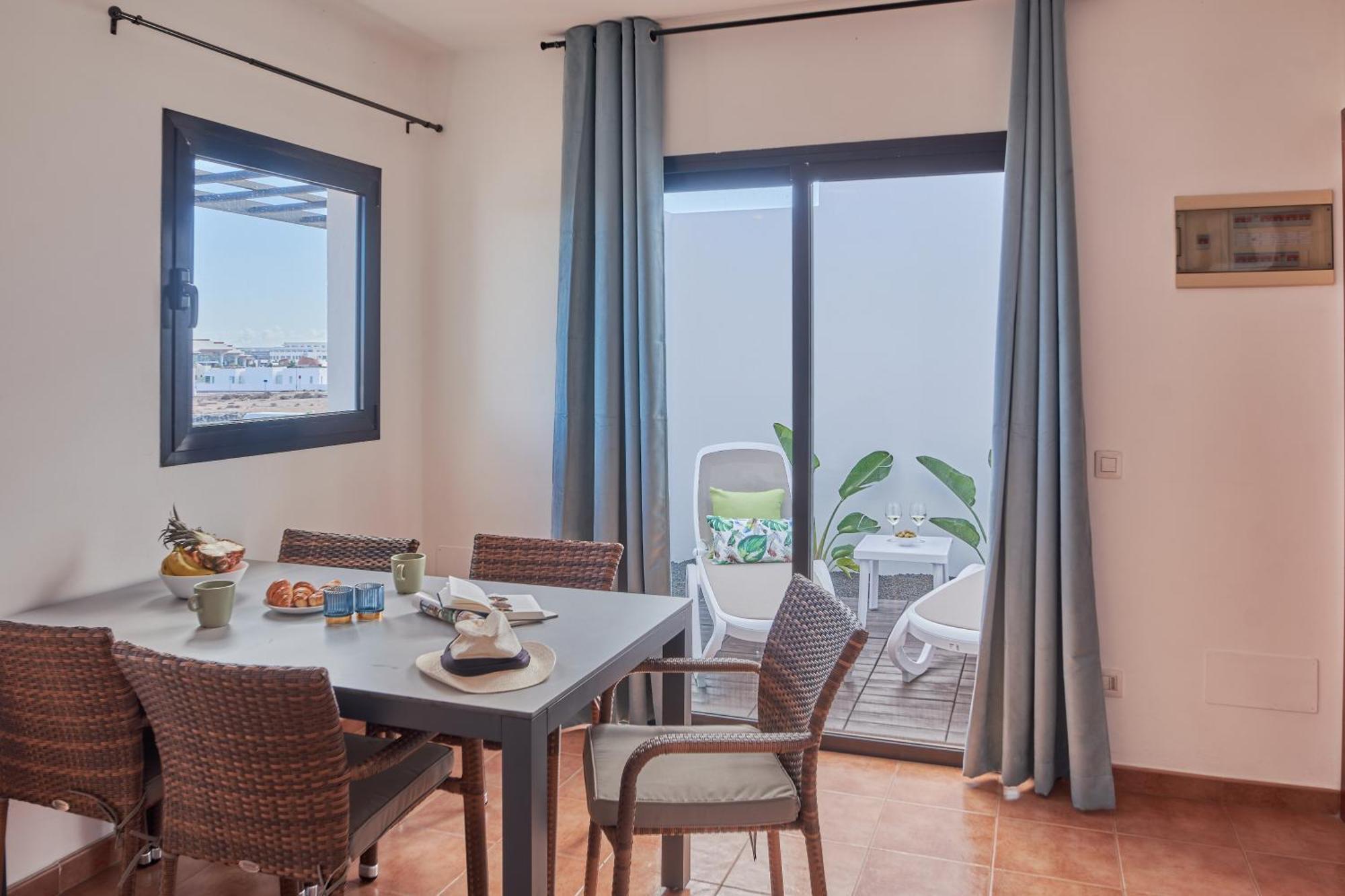 Сasa de vacaciones Maria De Timanfaya - Sea And Mountains Views, Pool, Wifi, 15 Minutes Walk To Marina Rubicon