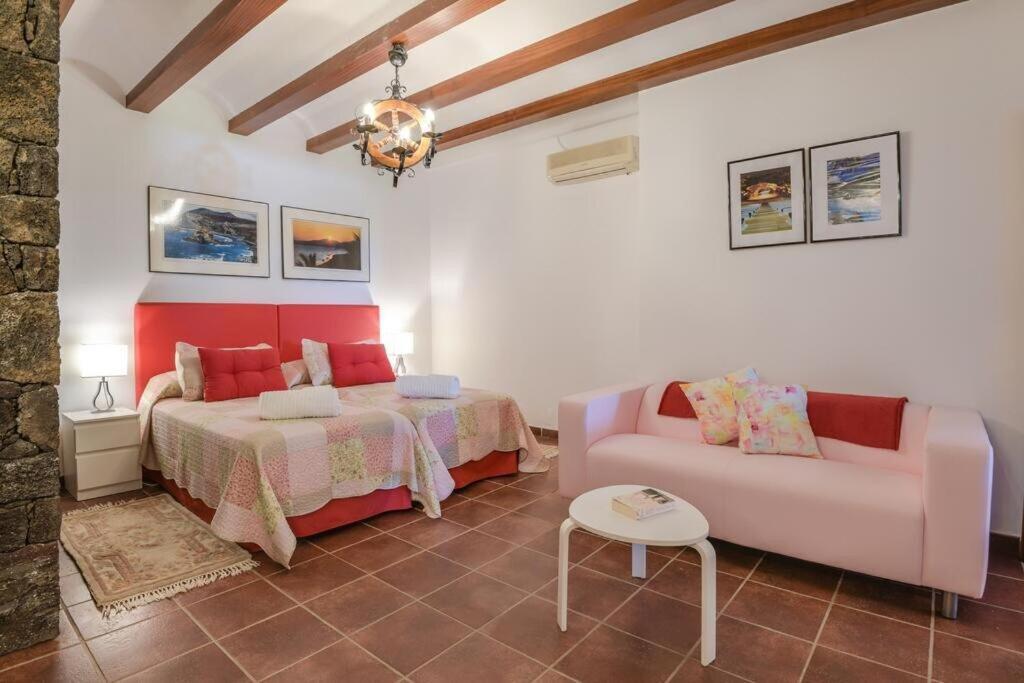 La Concha Beachfront Heated Pool Apartment