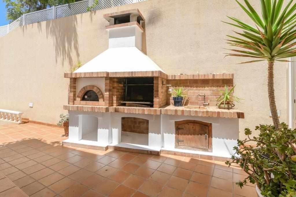 La Concha Beachfront Heated Pool Apartment Playa Honda (Lanzarote)