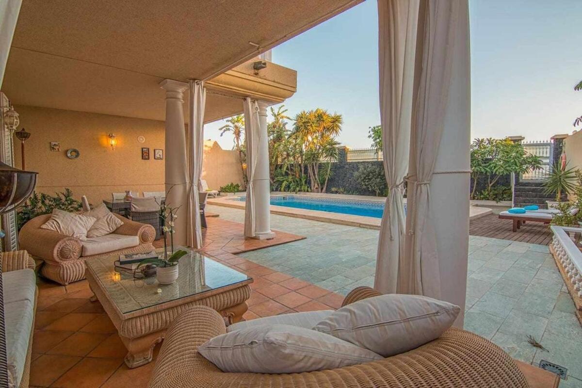Apartment La Concha Beachfront Heated Pool *