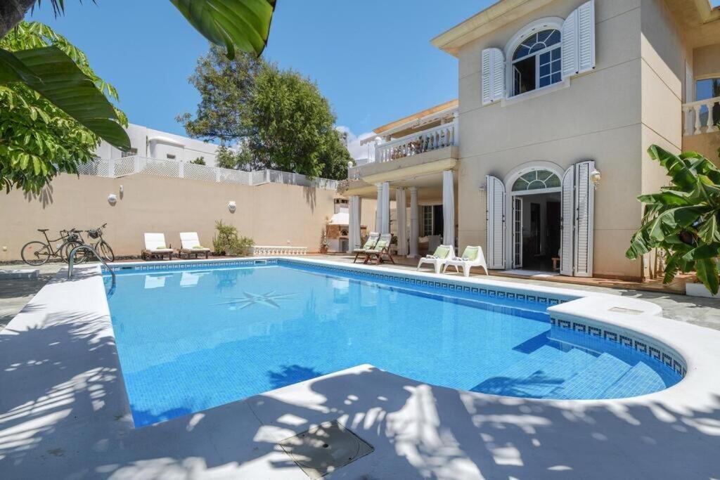 La Concha Beachfront Heated Pool