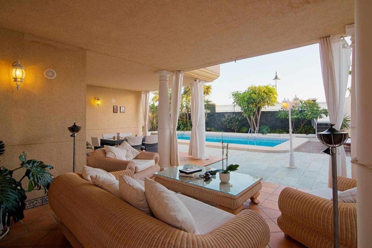 Apartment La Concha Beachfront Heated Pool *