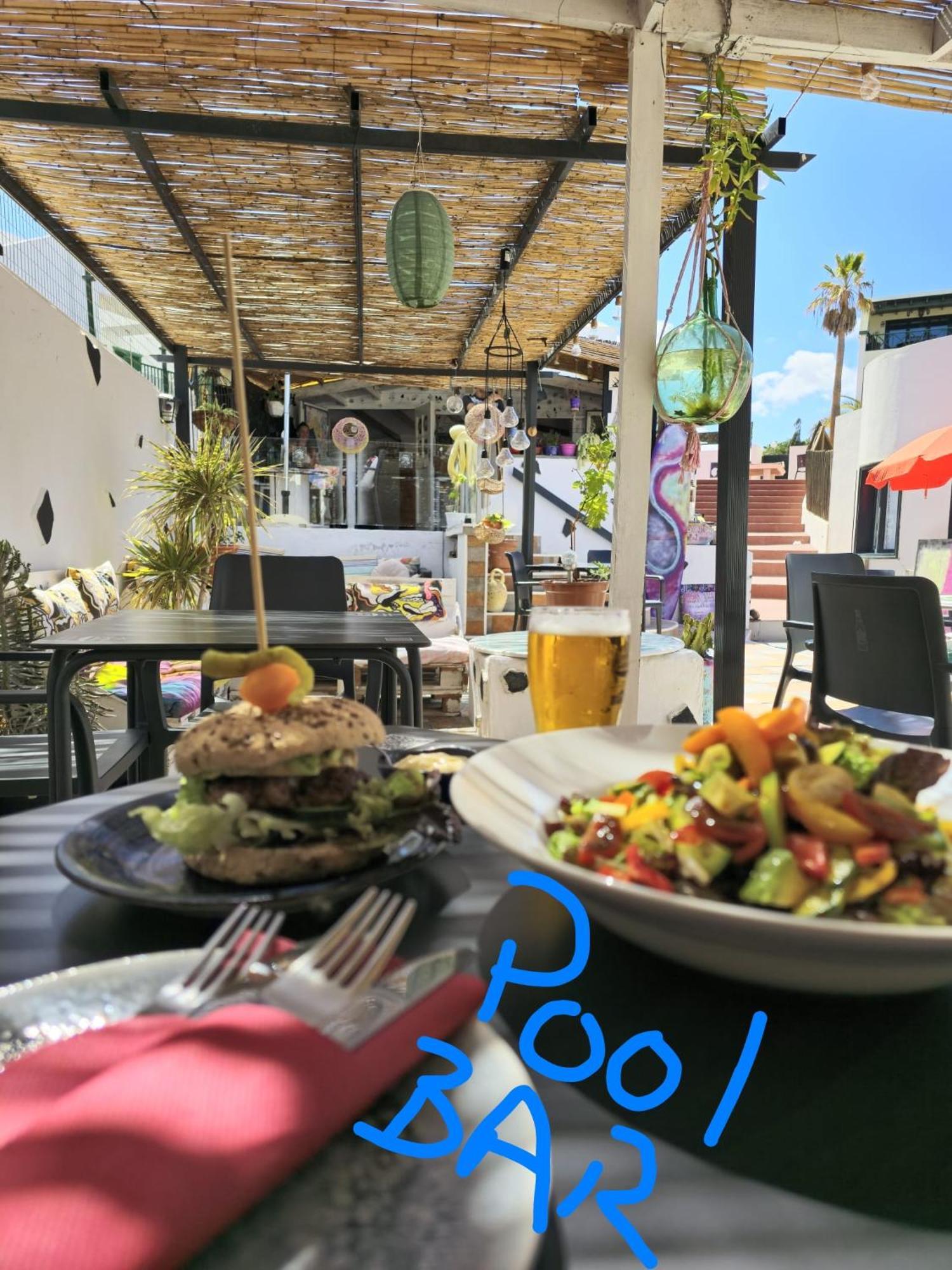 Goa Pool View, Playa Roca Sea Front Access - Free Ac - Wifi Apartamento