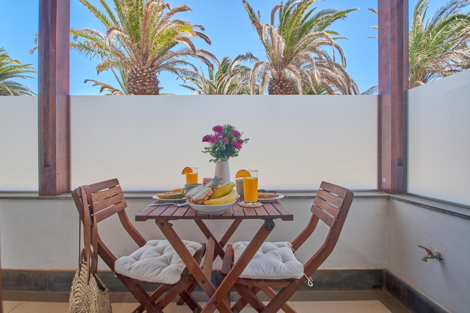 Apartamento Calero Surfin - Shared Pool, 10 Minutes Walking To Harbour Puerto Calero