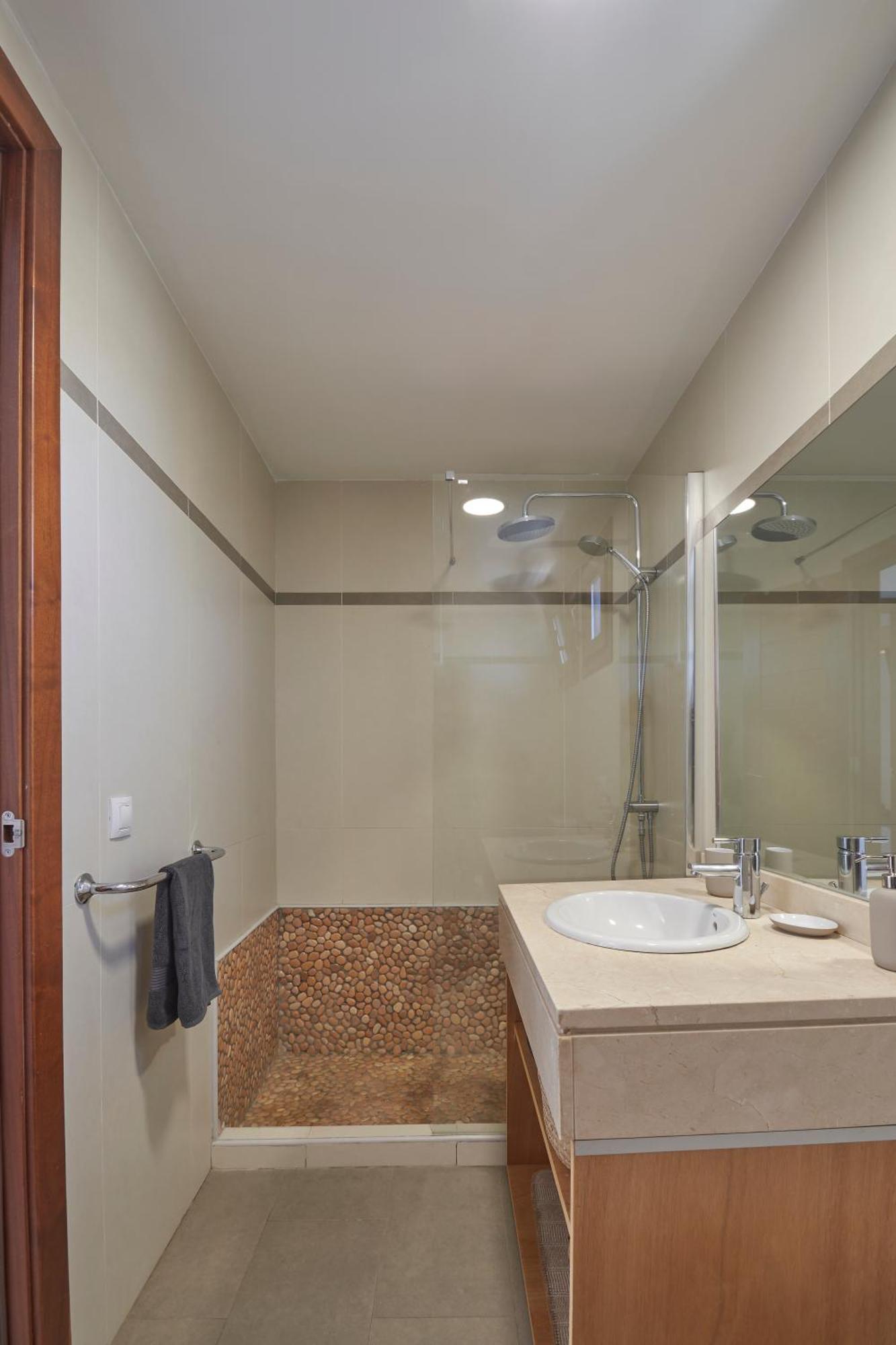 Calero Surfin - Shared Pool, 10 Minutes Walking To Harbour Apartamento *