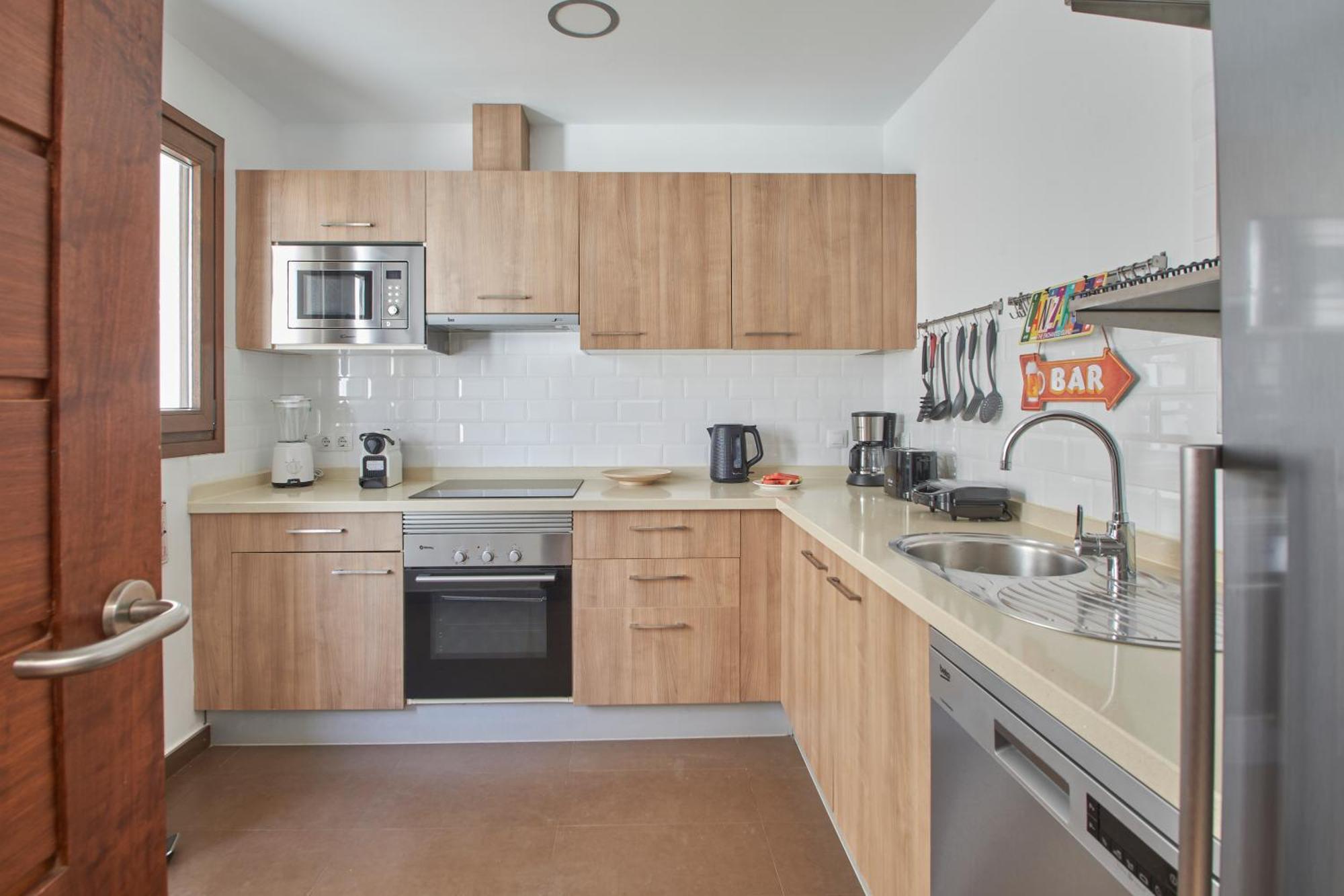 Apartamento Calero Surfin - Shared Pool, 10 Minutes Walking To Harbour *