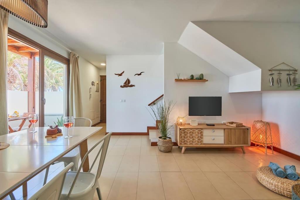 Apartamento Calero Surfin - Shared Pool, 10 Minutes Walking To Harbour *