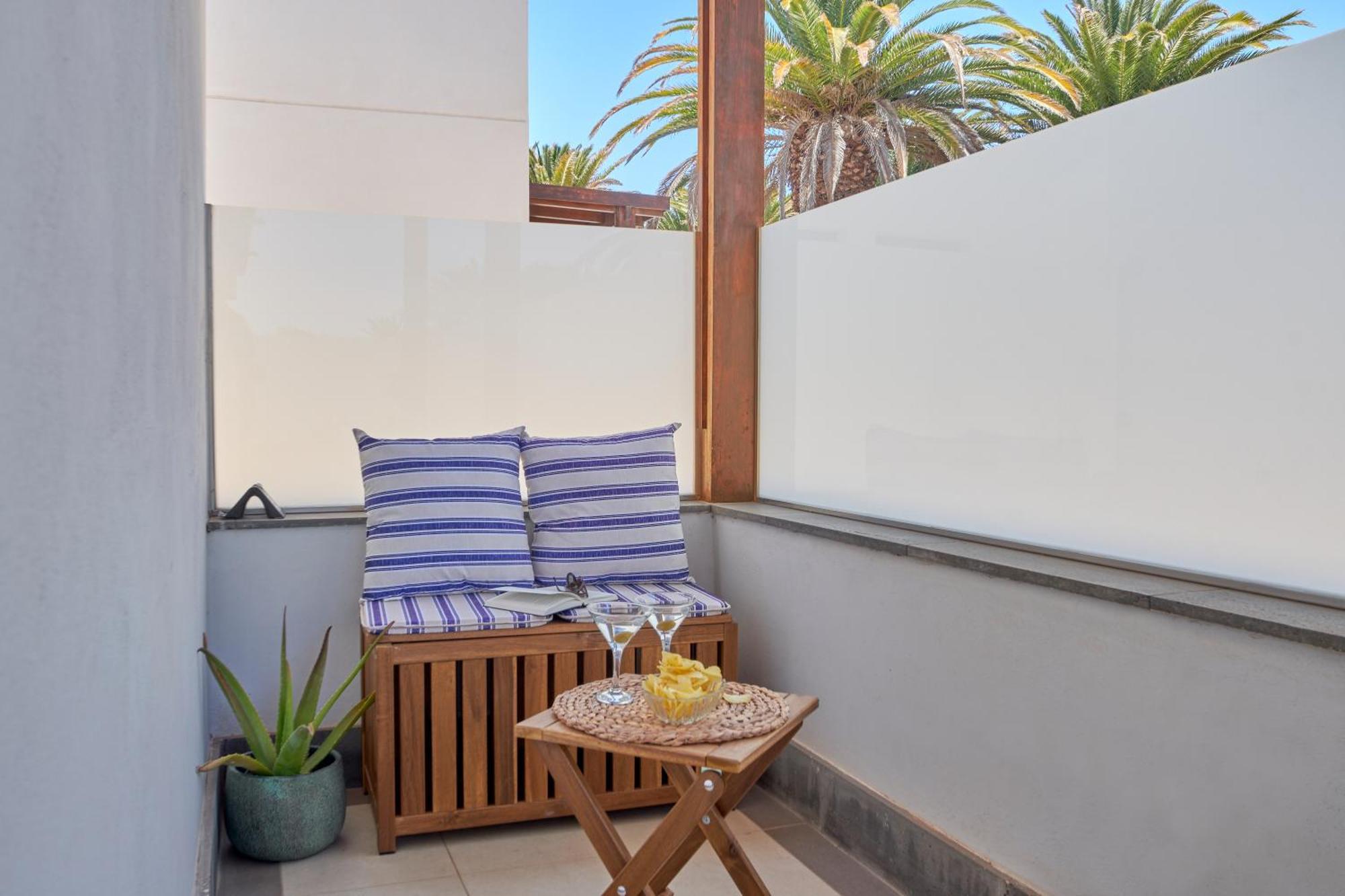Calero Surfin - Shared Pool, 10 Minutes Walking To Harbour Puerto Calero