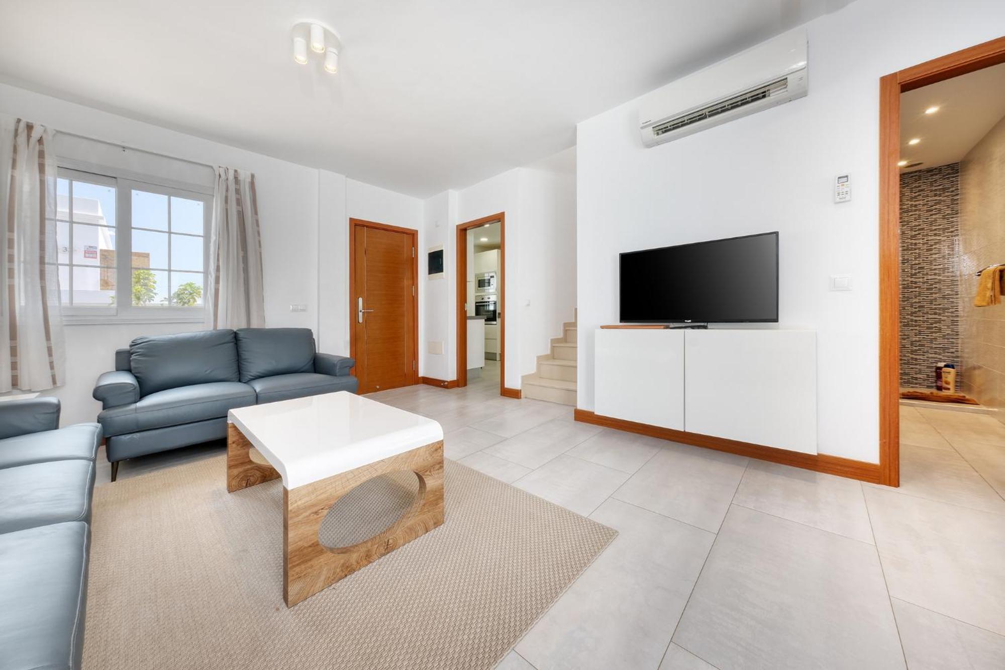 Holiday home Lanzarote 2-private Pool, Bbq, Air-con