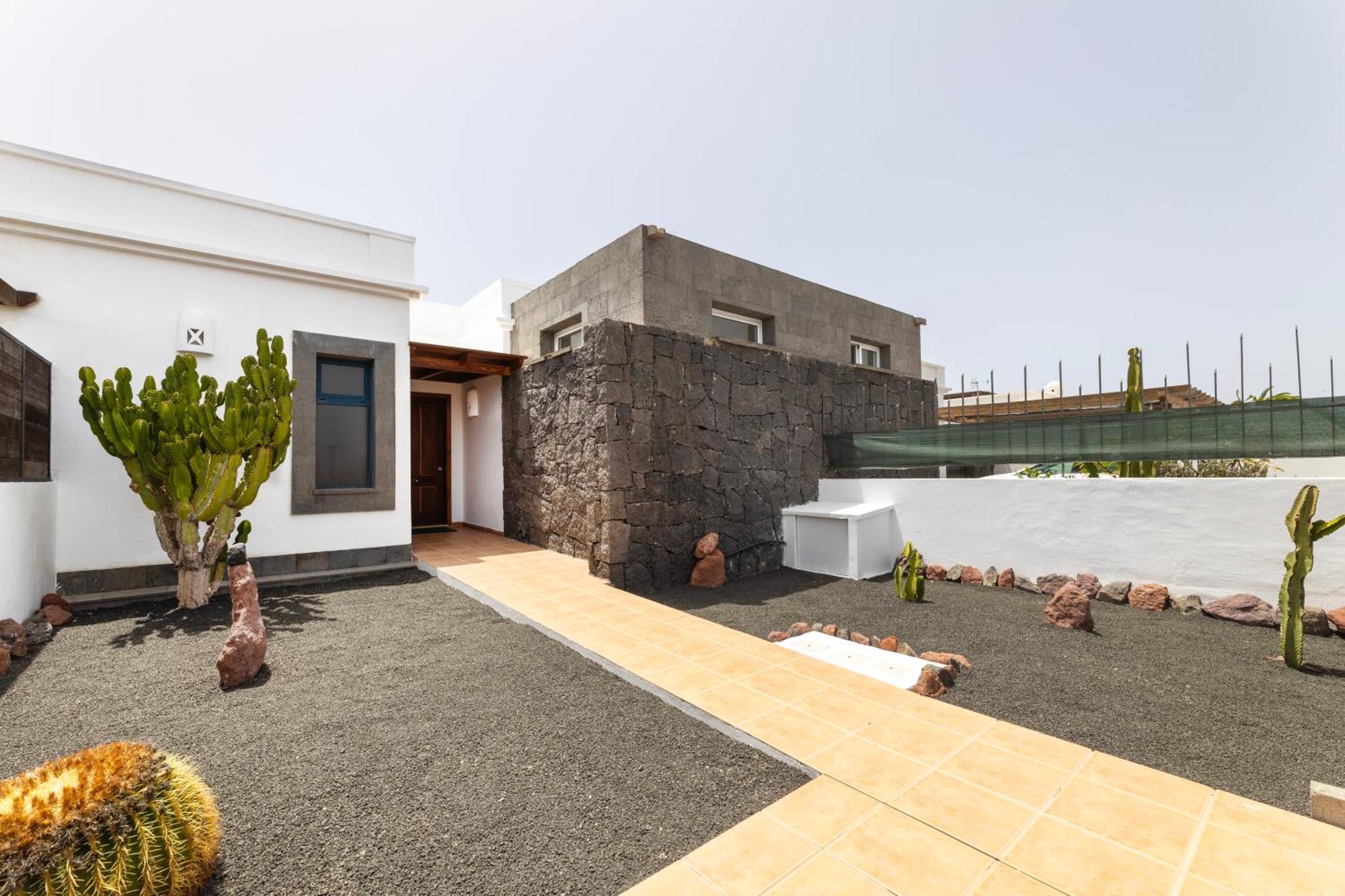 Olivina * Playa Blanca (Lanzarote)