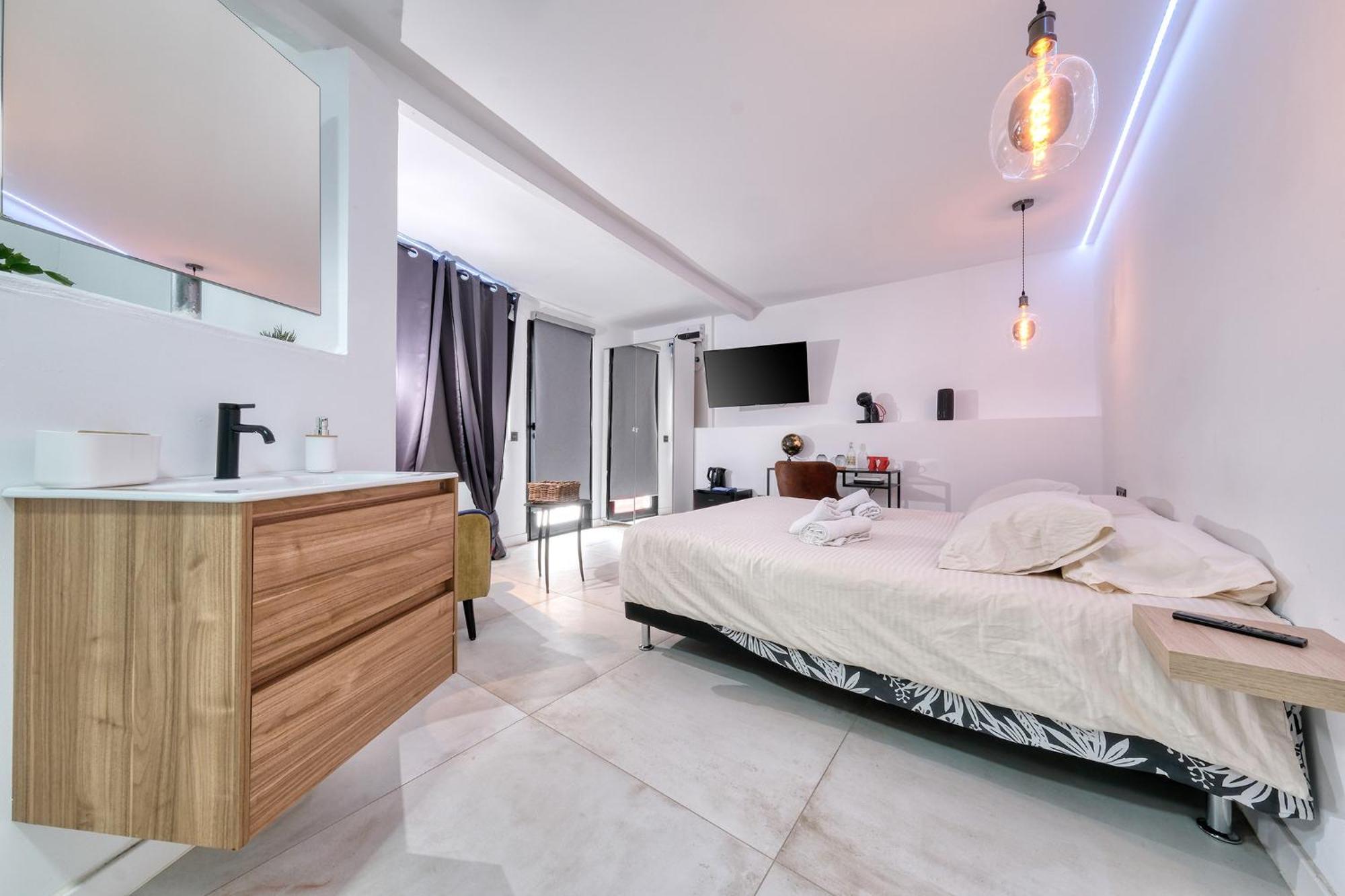 Macher Room *