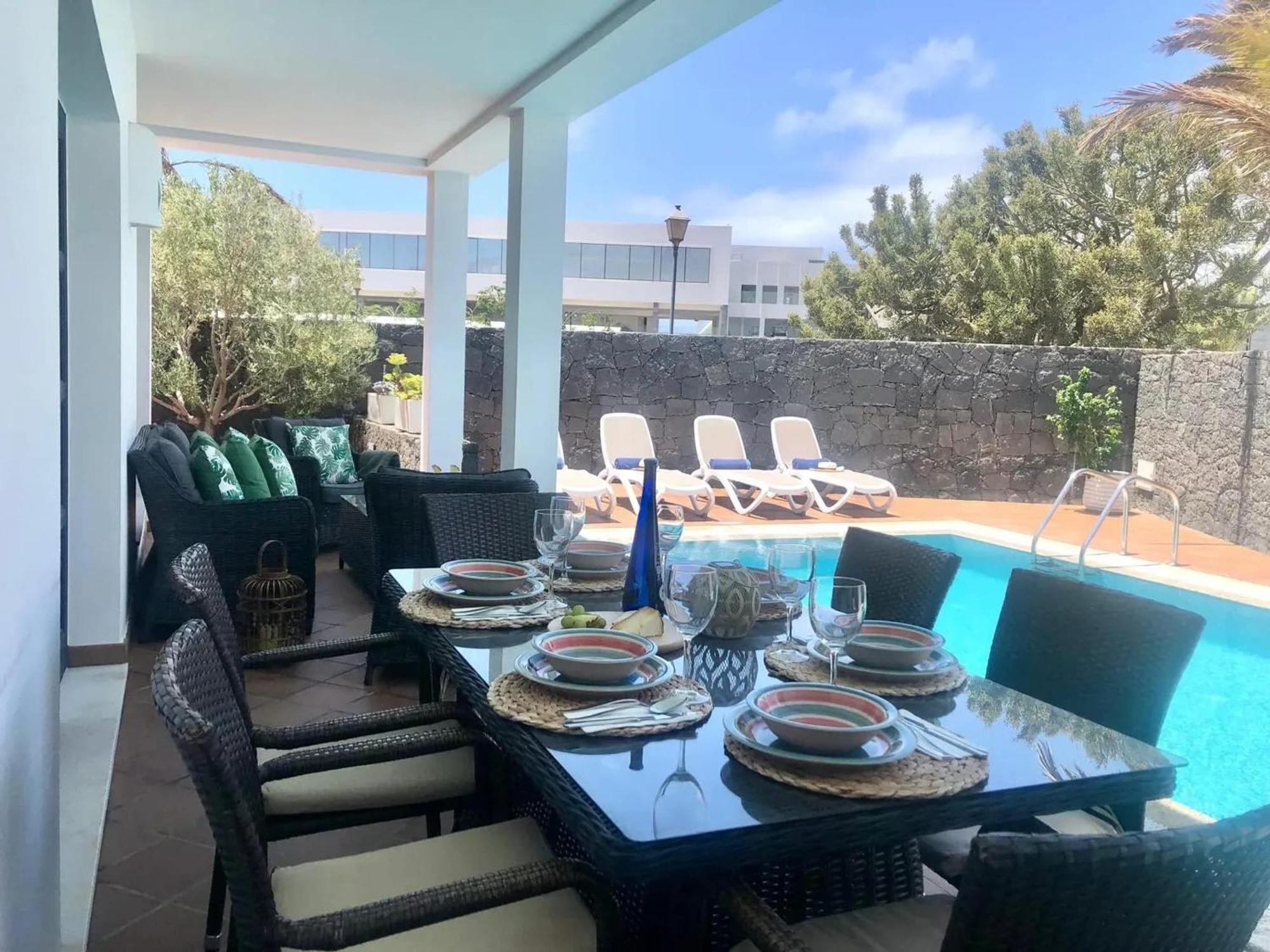 Villa Charming In Playa Blanca With Private Pool *