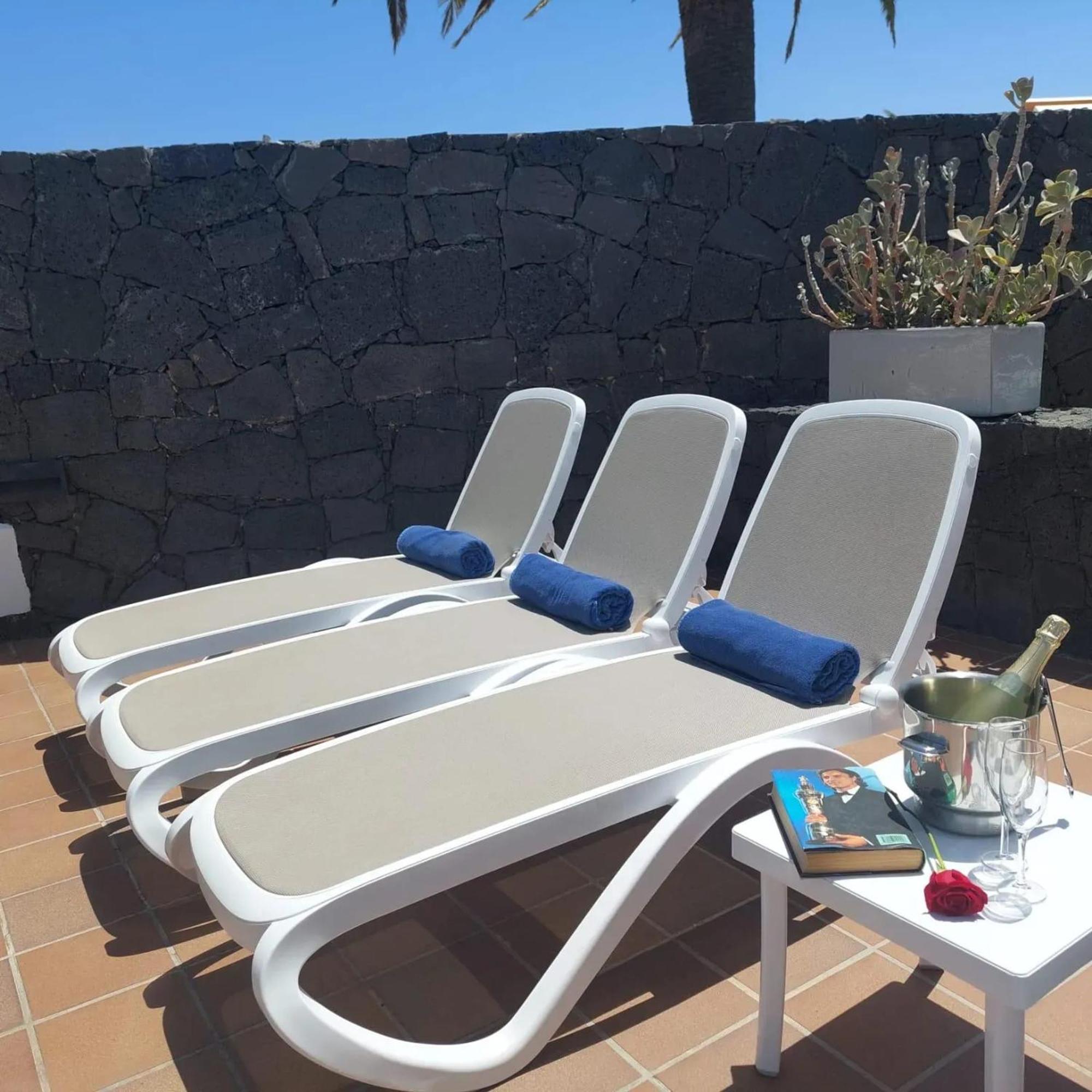 Charming In Playa Blanca With Private Pool *
