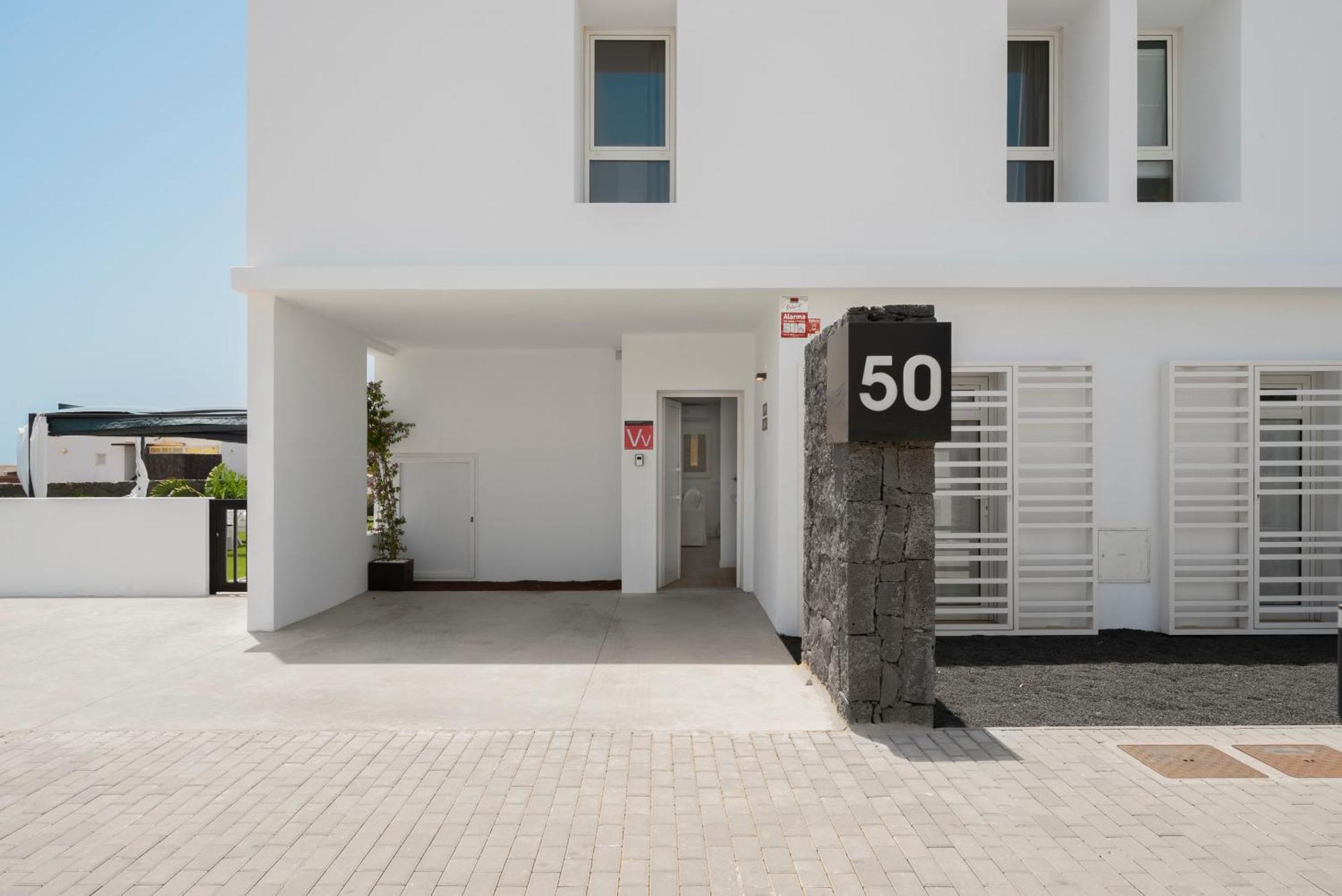 Casa Menta. Relaxing Corner In Front Of The Ocean