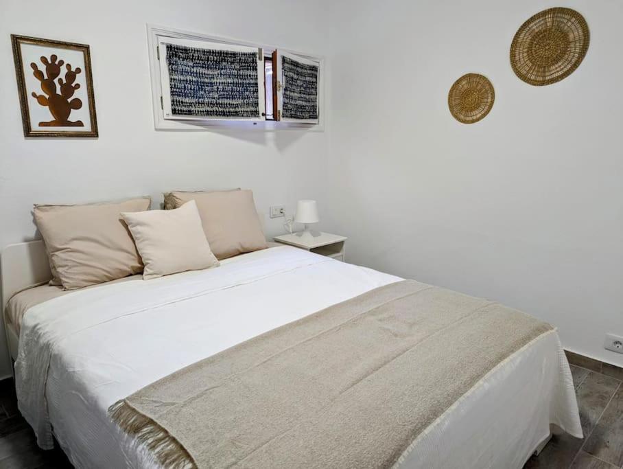Charming Flat In Molinos With Terrace & Pools, Near Playa Bastian Costa Teguise