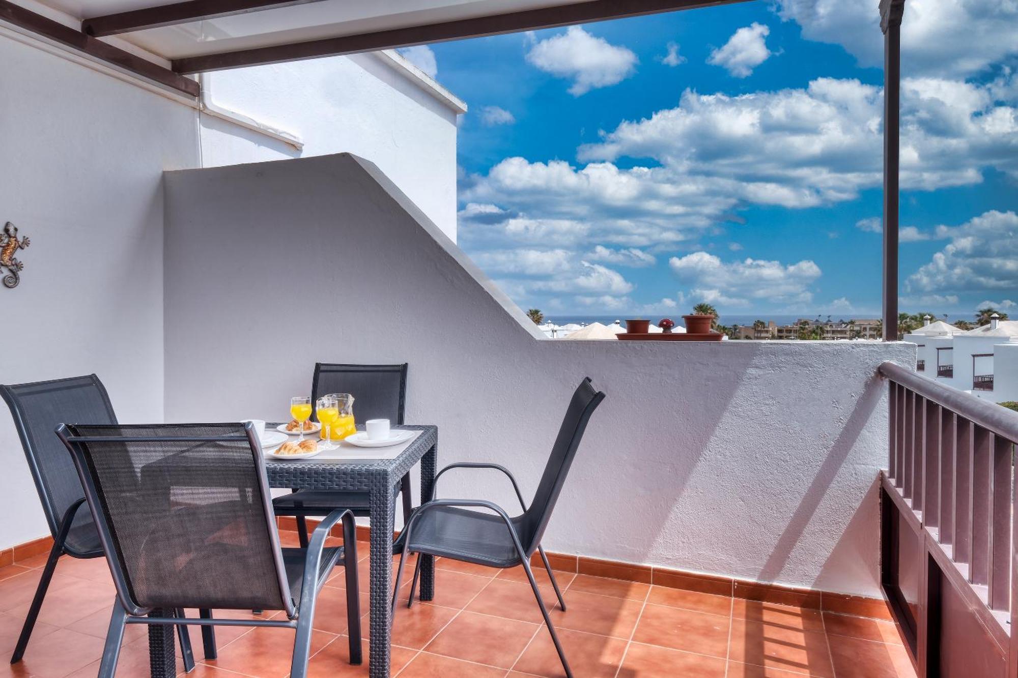 Casa Yare, Shared Pool, Air-con, Fast Wifi * Costa Teguise