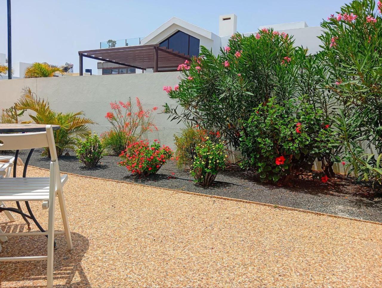 Buganvillas 77 *