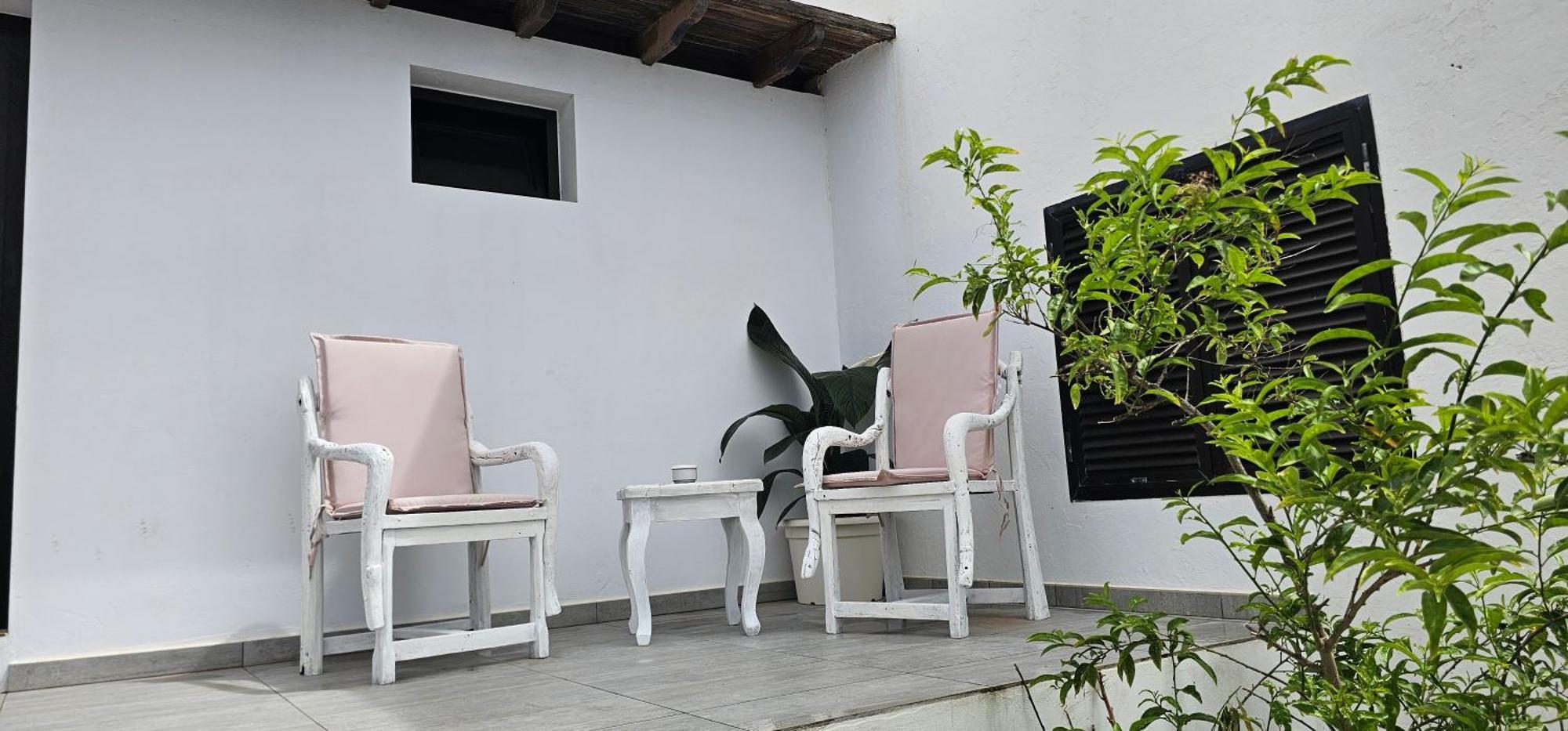 Alunita & Pirita, Con Jardin, Terraza Y Wifi En Zona Tranquila Y Centrica Nazaret