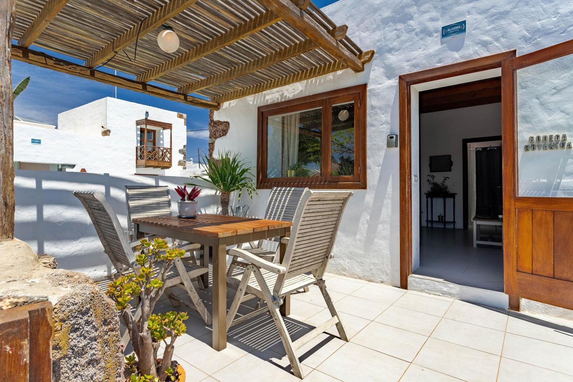 Apartamento Bodega Botanica - Shared Pool - Island Location - 10 Mins Drive To Famara And La Santa Tiagua