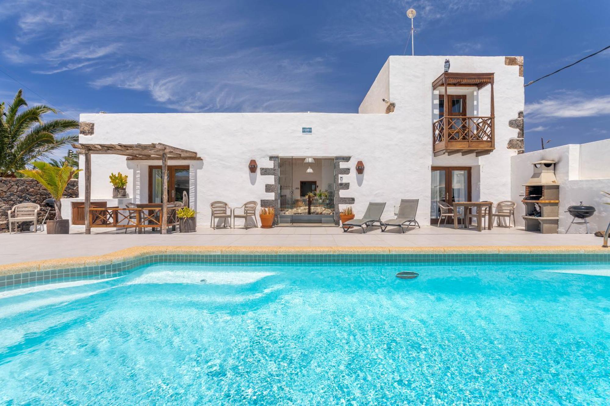 Bodega Botanica - Shared Pool - Island Location - 10 Mins Drive To Famara And La Santa