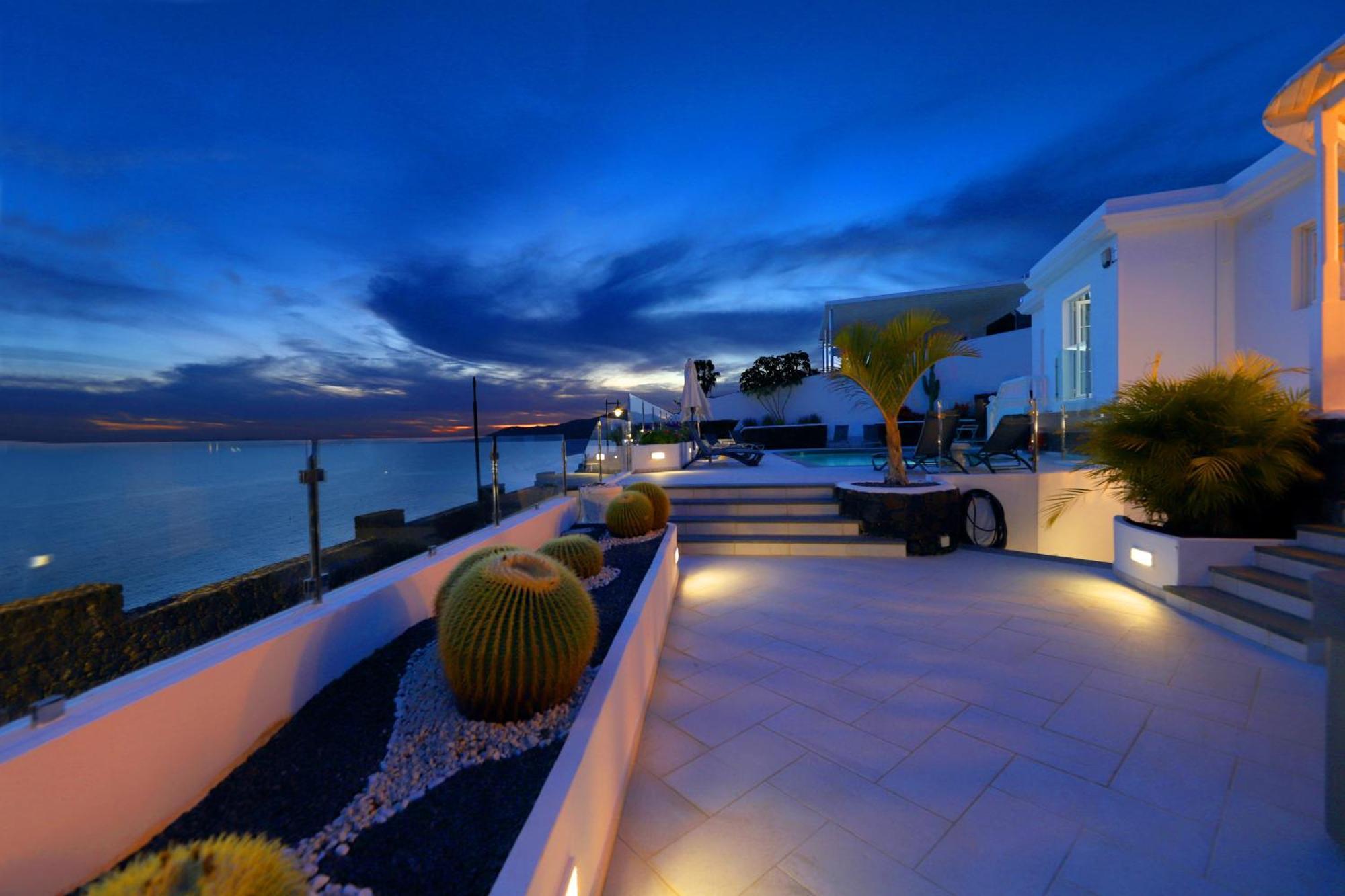 Luxury Puerto Del Carmen 4 Bedrooms La Perla Modern Furnishings Stunning Sea Views * Tias