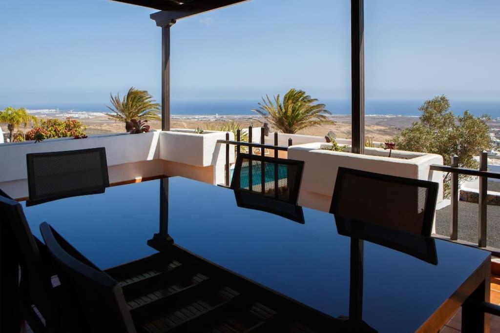 Valiente Villa Tías