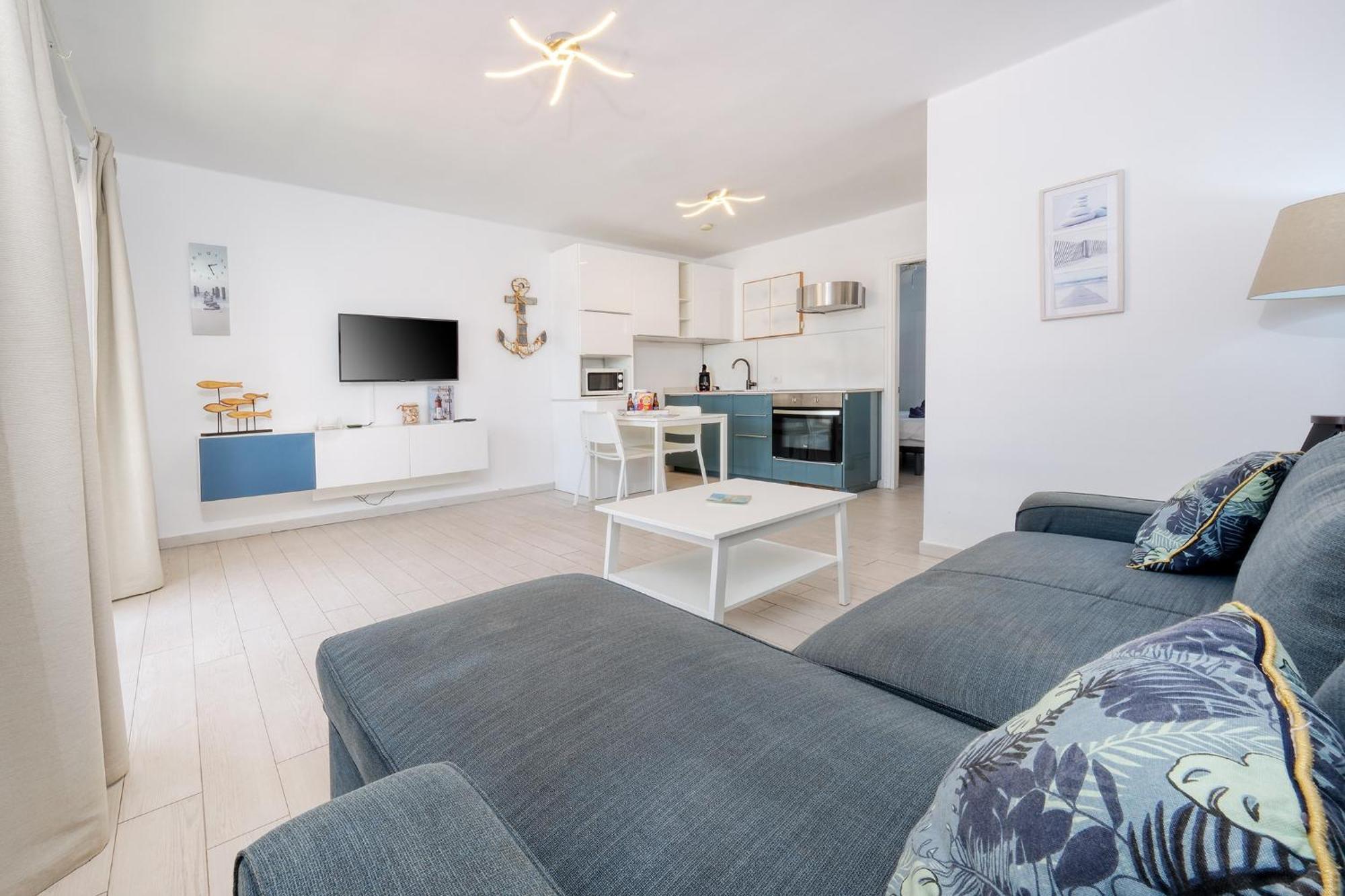 Holiday home La Vela Azul -pool & Tennis - Free Ac &good Wifi- Smart Tv