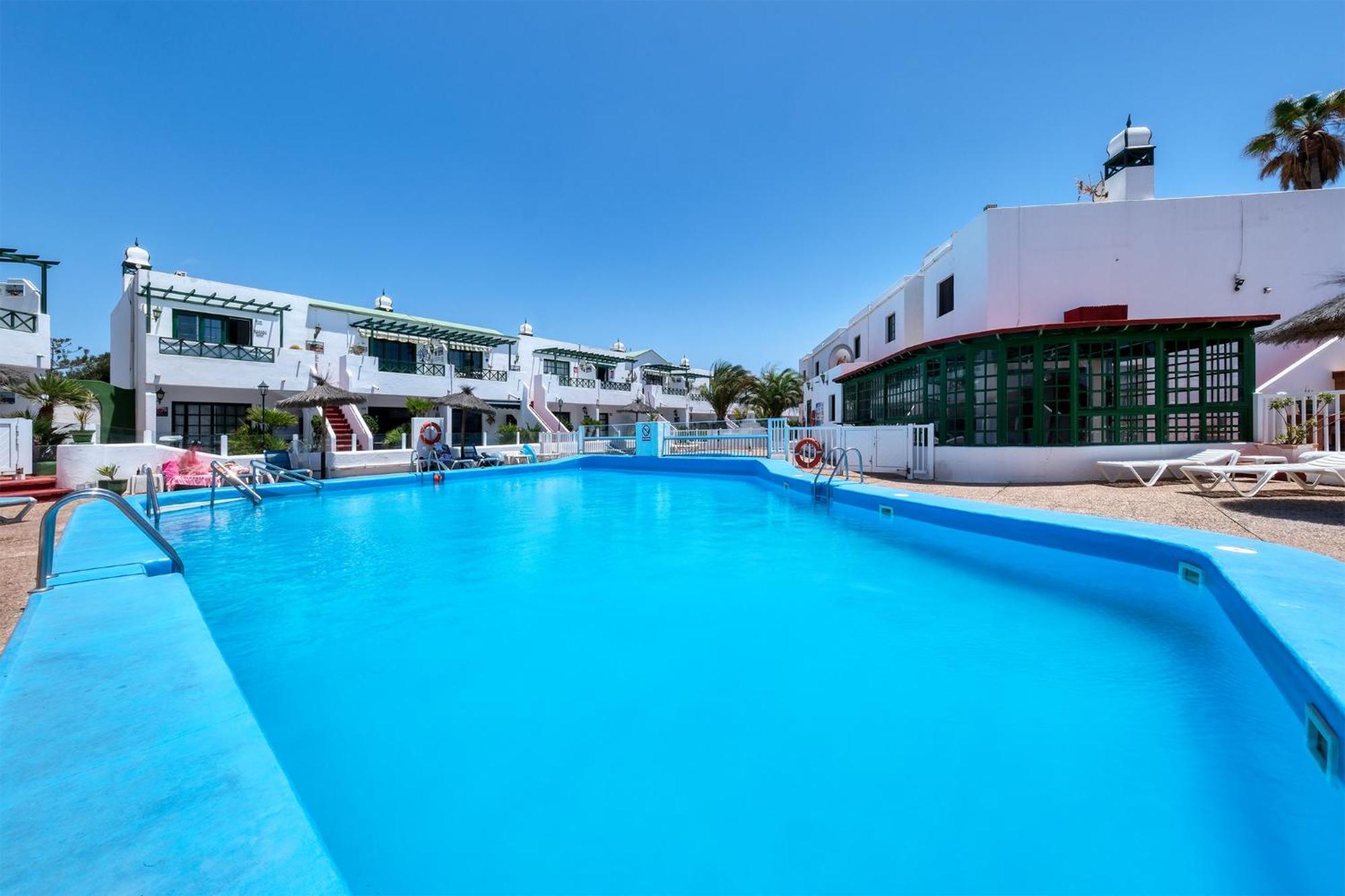 La Vela Azul -pool & Tennis - Free Ac &good Wifi- Smart Tv Holiday home