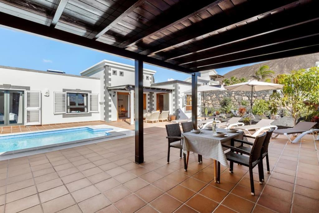 Eire Villa *
