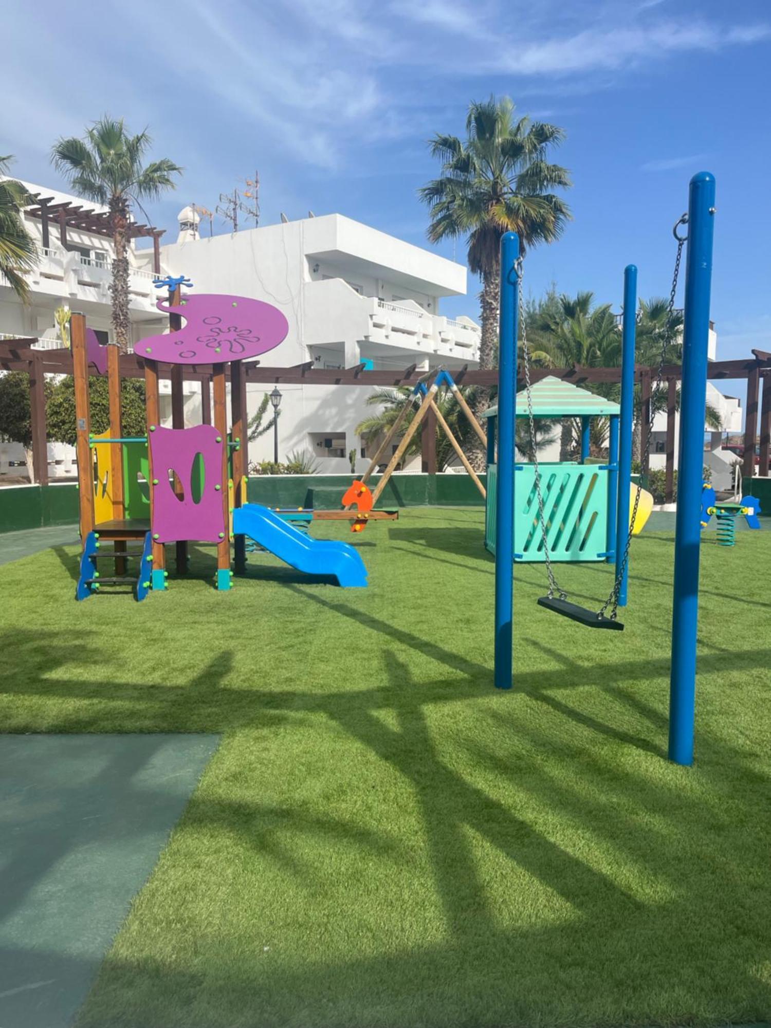 Cosy Vue Piscine, Wifi, A 500 M Costa Teguise