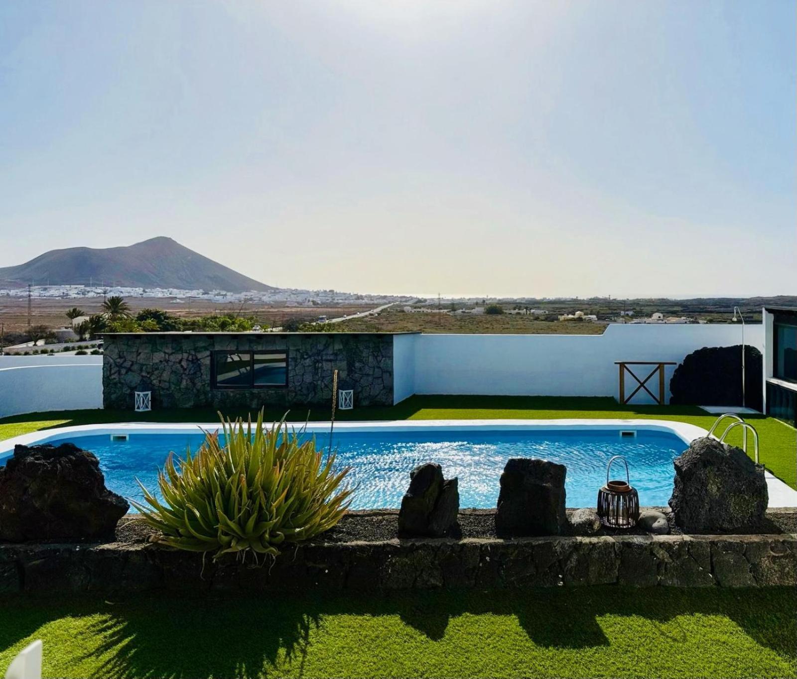 Canaryislandshost L Olympica * Teguise (Lanzarote)