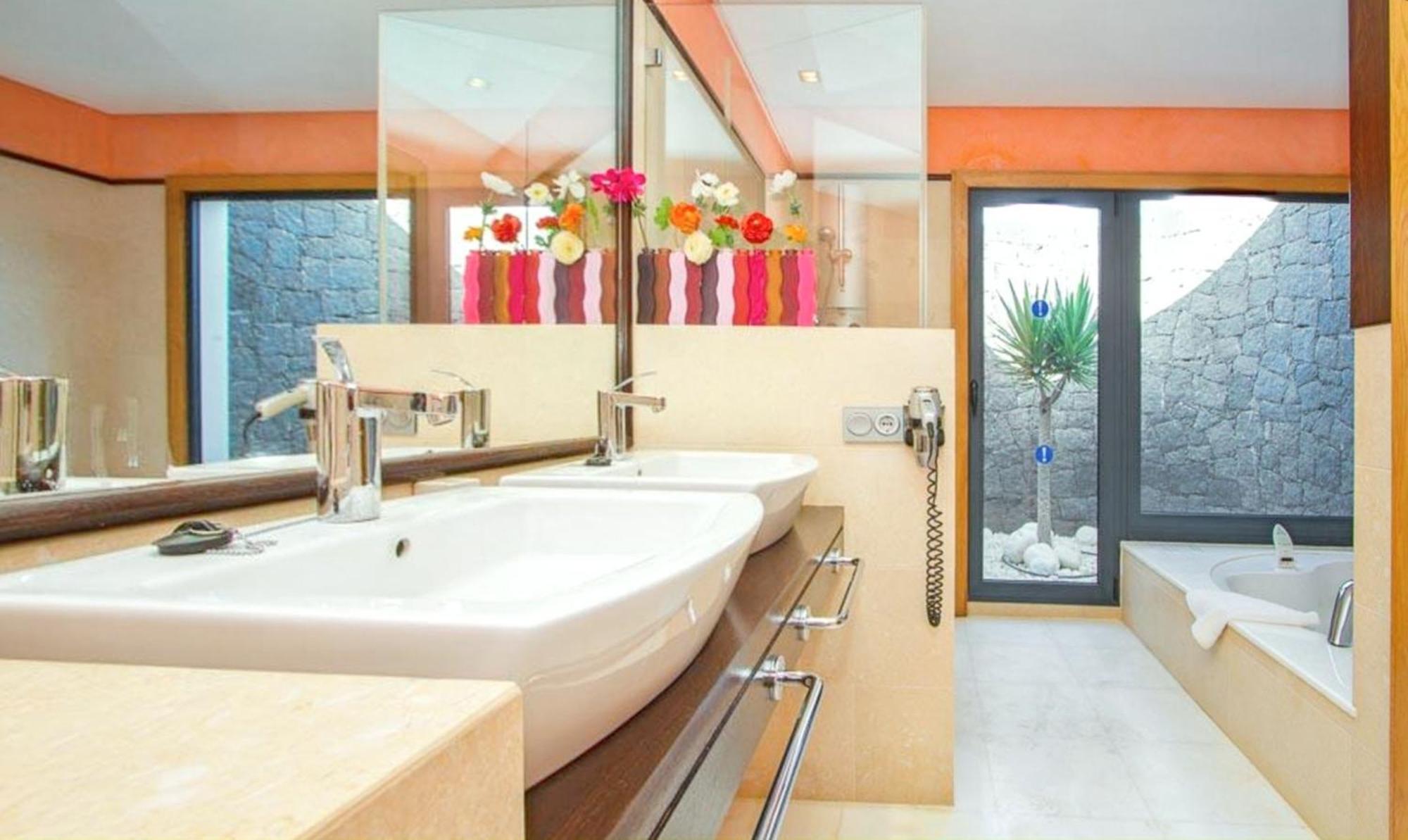 Villa Charming In Playa Blanca With Private Pool