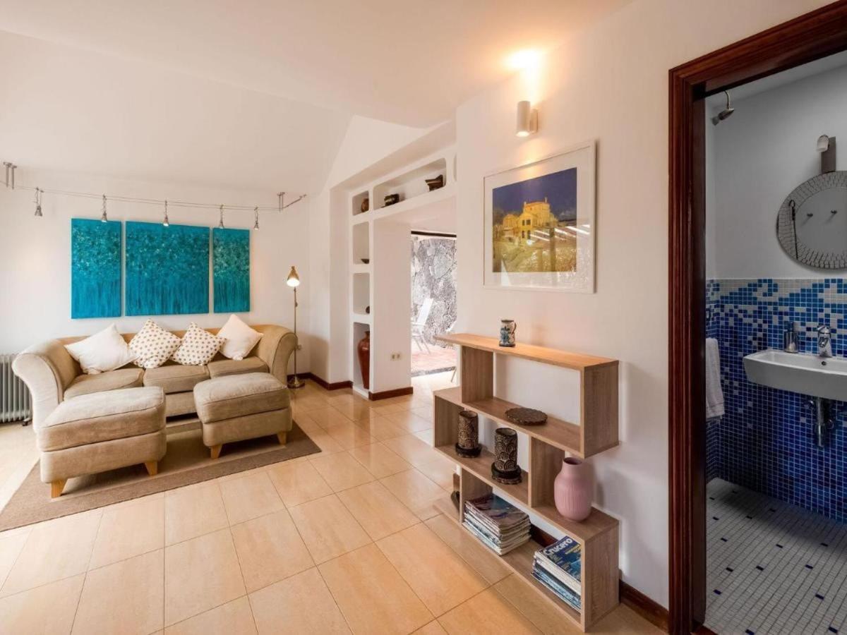 Aloe Villa *