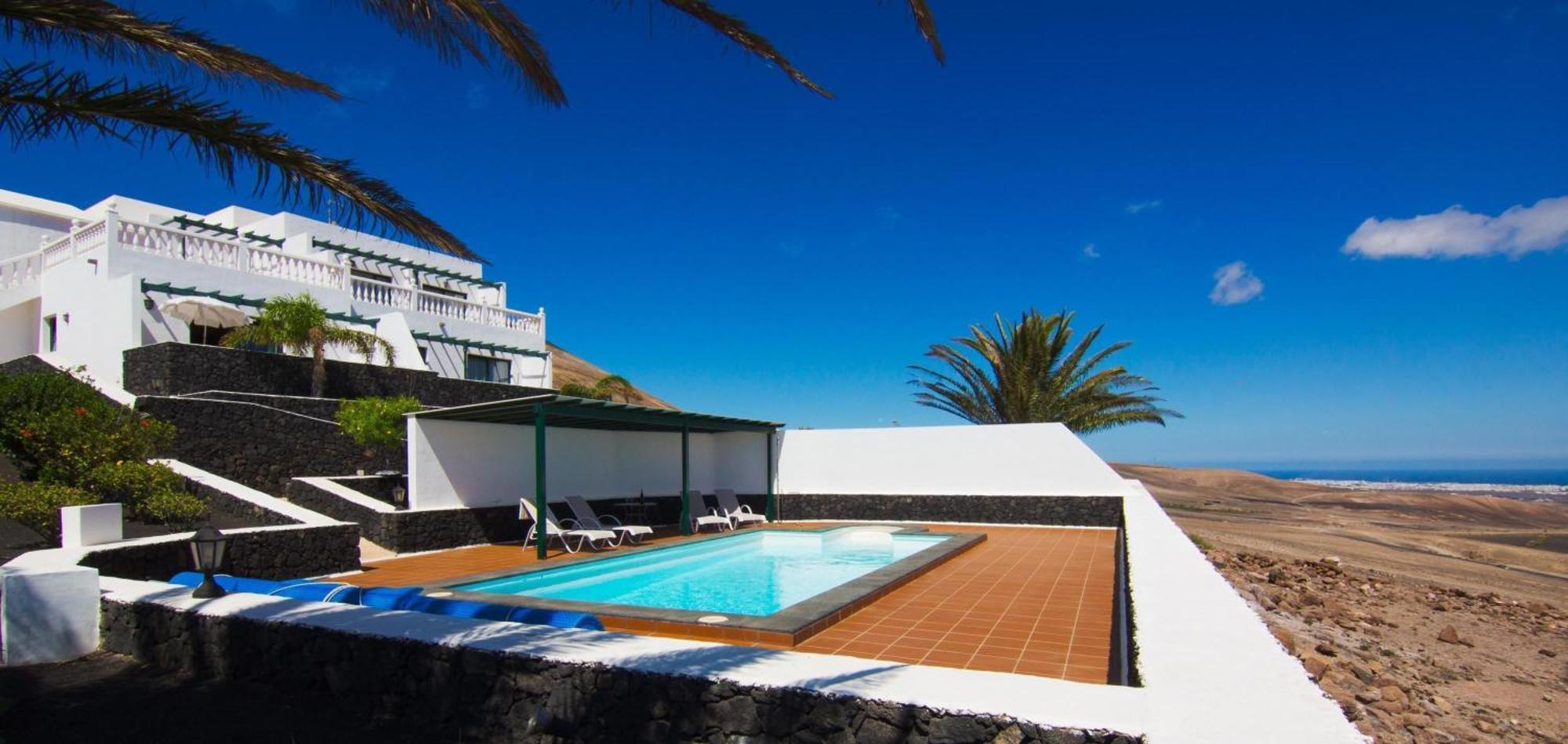 Grosses Mit Meerblick Auf Lanzarote Tias