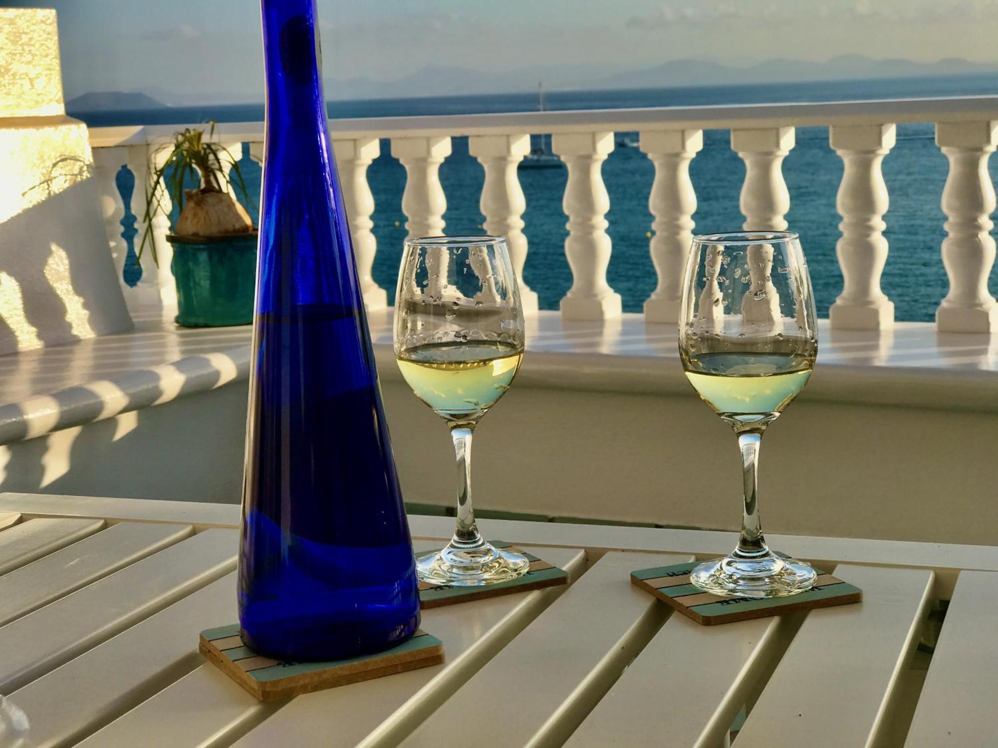La Paloma Blanca - The White Dove Apartment *