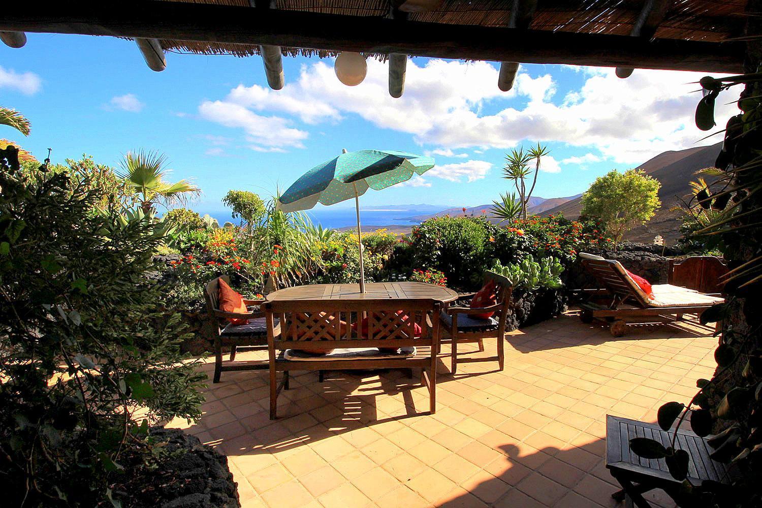 Casa Cora Tías