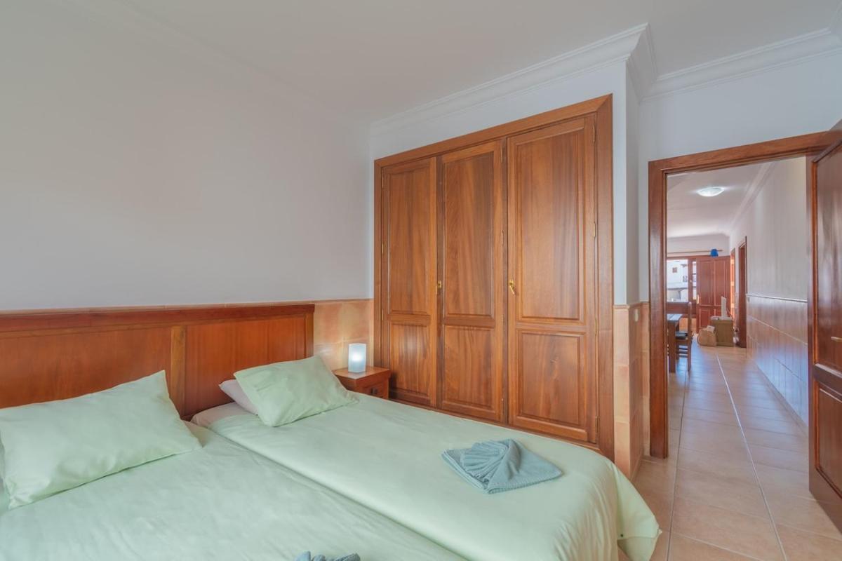 Casa Del Mar Ilic With Communal Pool And Sea Views Apartment