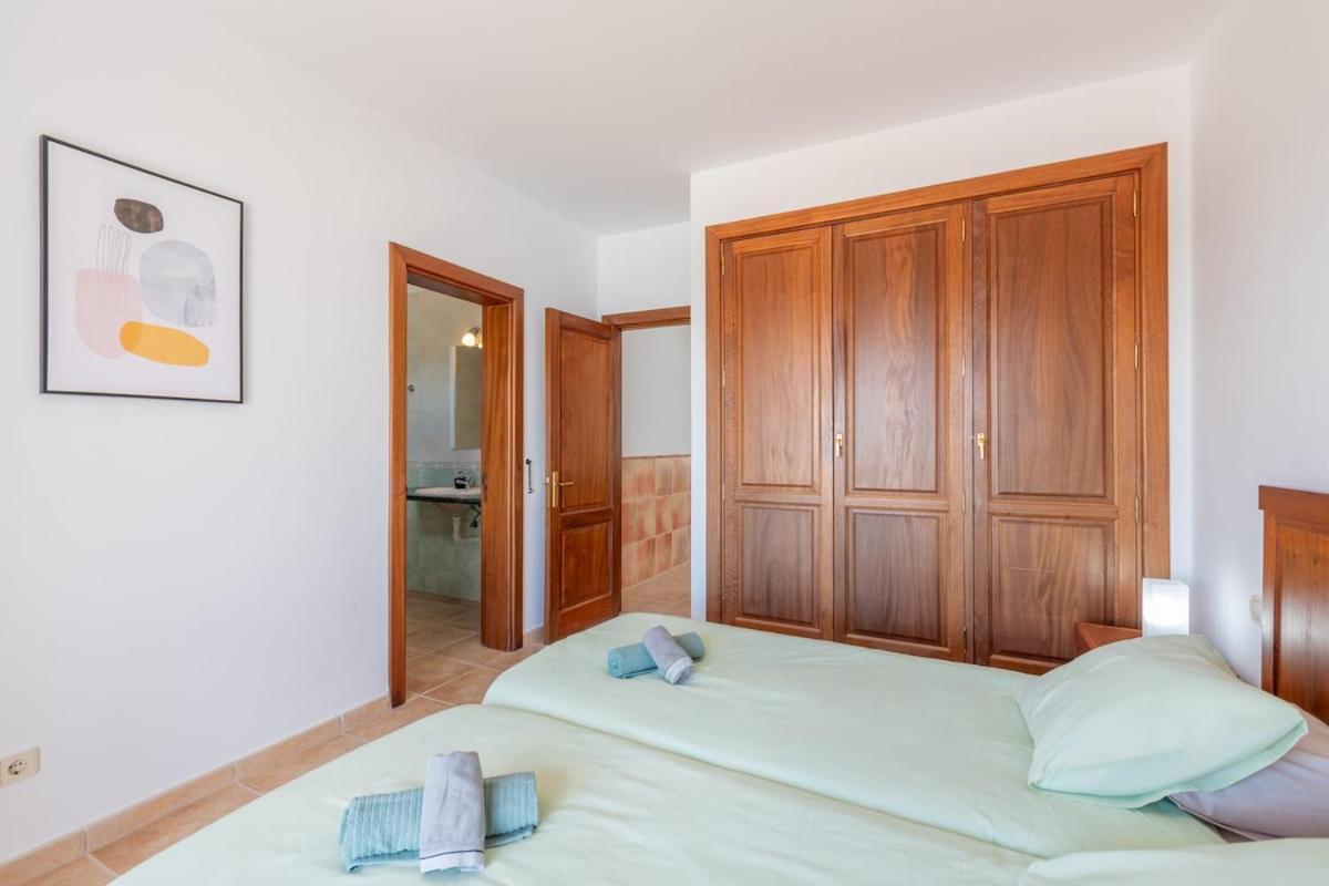 Casa Del Mar Ilic With Communal Pool And Sea Views Playa Blanca (Lanzarote)