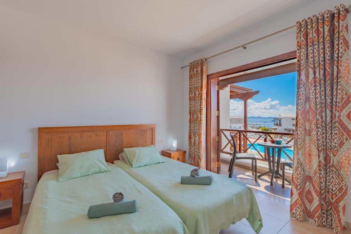 Casa Del Mar Ilic With Communal Pool And Sea Views Apartment