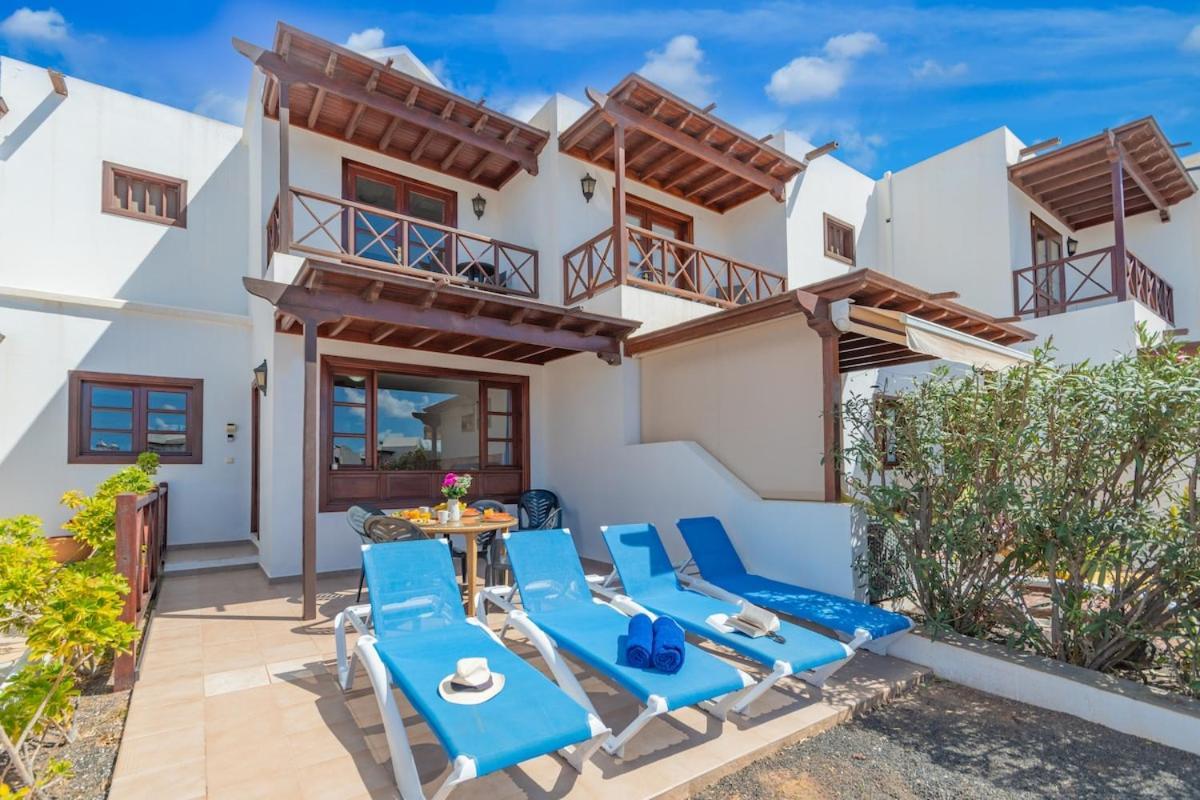 Casa Del Mar Ilic With Communal Pool And Sea Views Apartment *