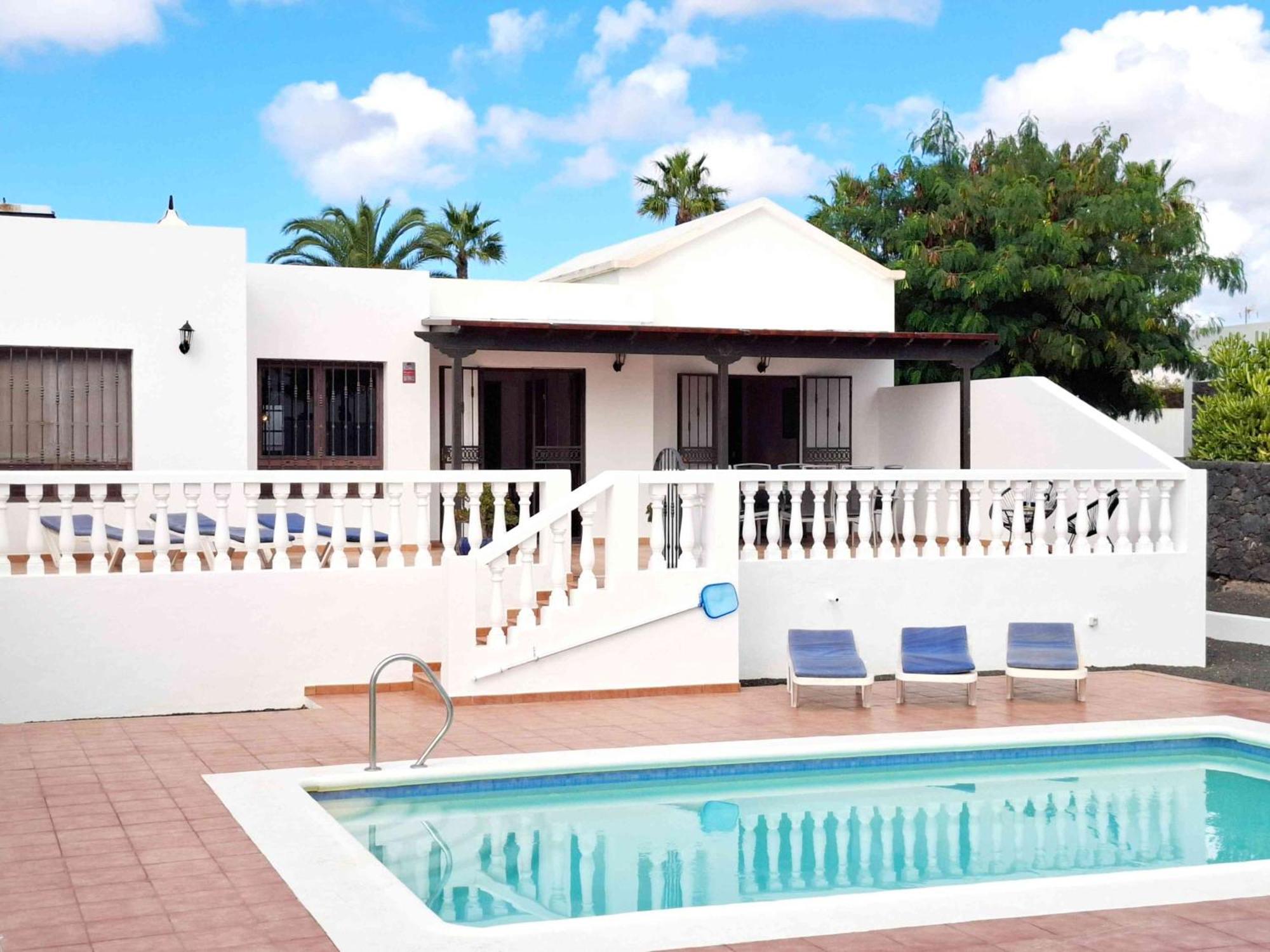 With Private Pools - Just 7 Min Walk From Beach, Bars & Dining