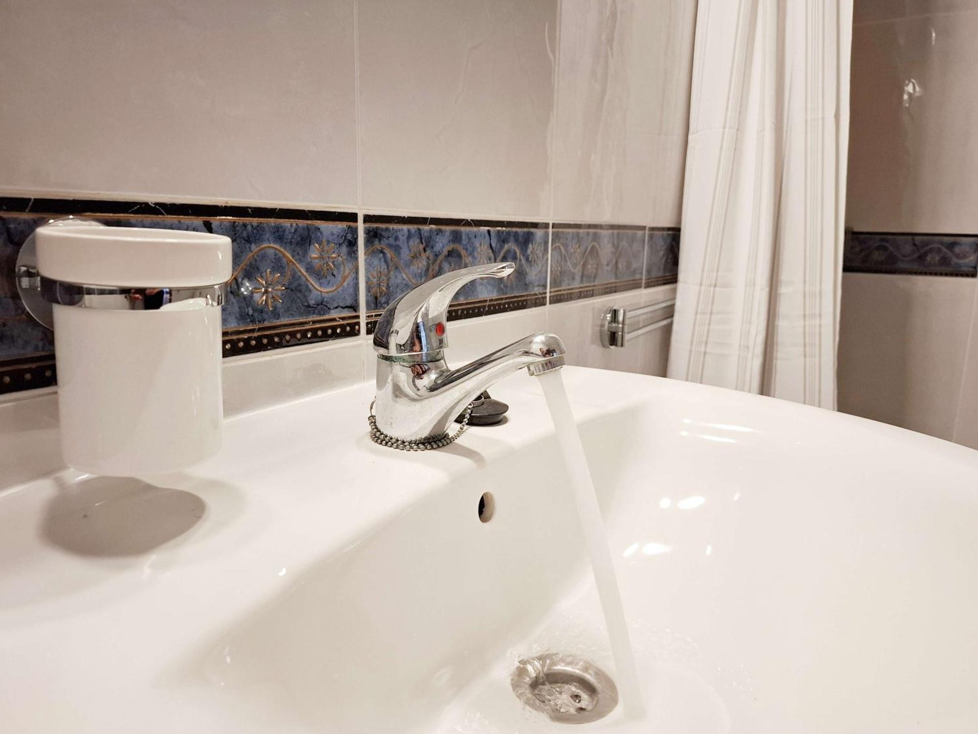 With Private Pools - Just 7 Min Walk From Beach, Bars & Dining *