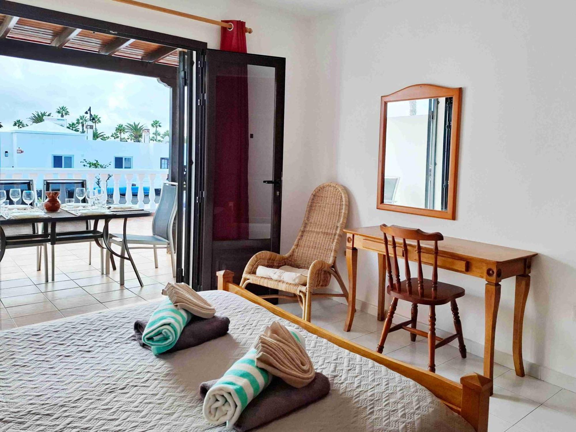 With Private Pools - Just 7 Min Walk From Beach, Bars & Dining *