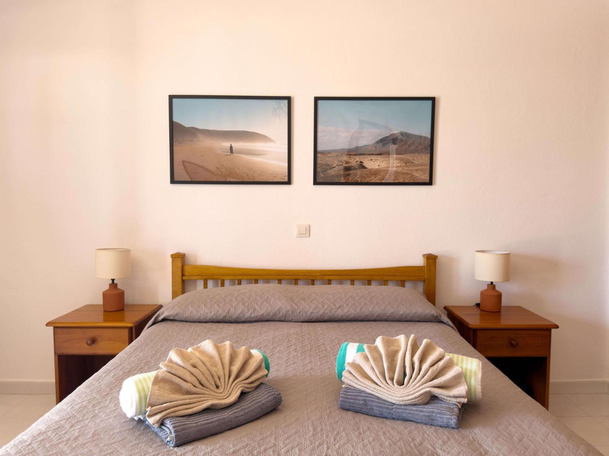 With Private Pools - Just 7 Min Walk From Beach, Bars & Dining Villa Playa Blanca (Lanzarote)