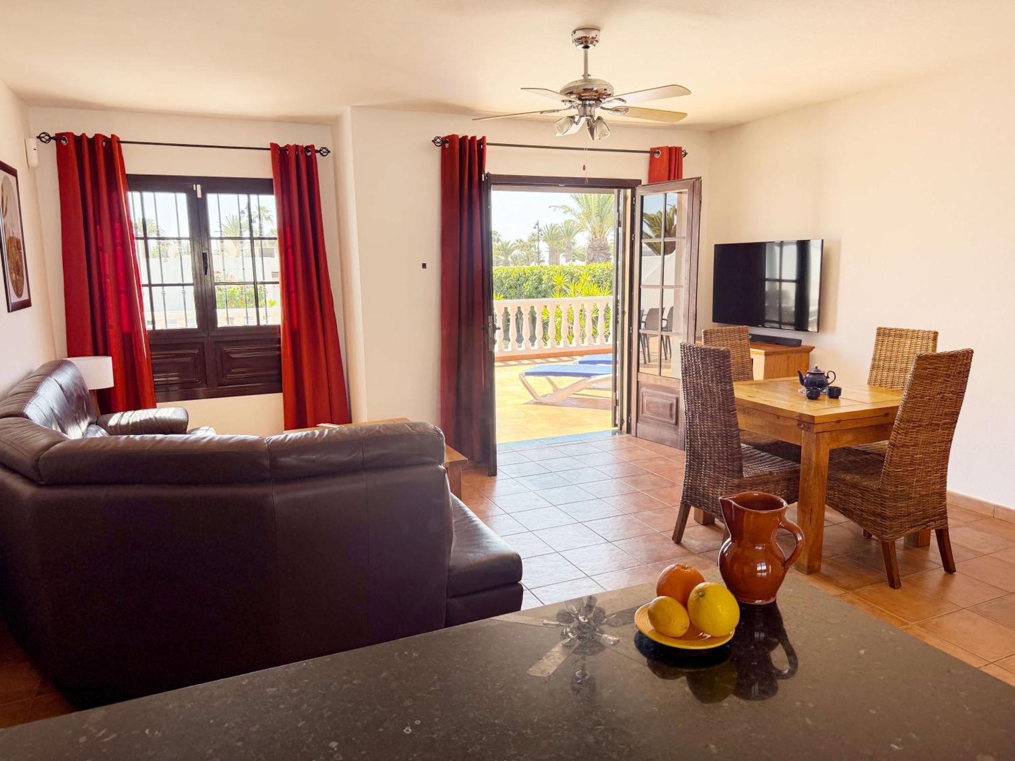 Villa With Private Pools - Just 7 Min Walk From Beach, Bars & Dining