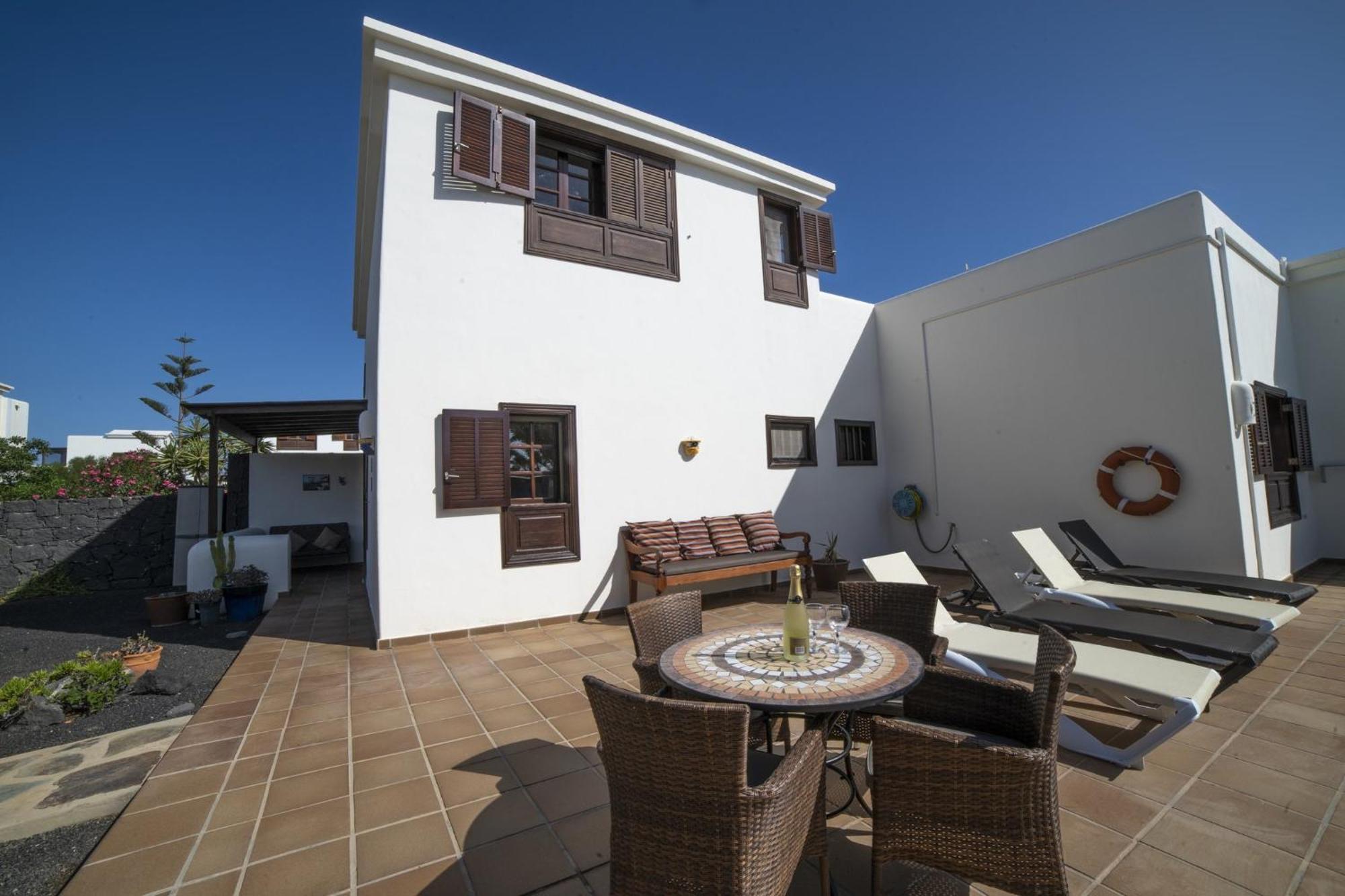 Sensational 3 Bedrooms Myoga Spacious Sun Terrace Outdoor Pool And Bbq Montana Roja Villa *