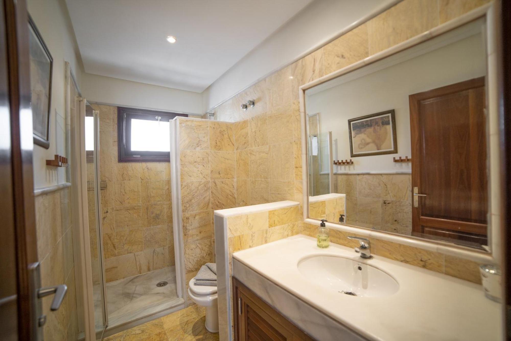 Sensational 3 Bedrooms Myoga Spacious Sun Terrace Outdoor Pool And Bbq Montana Roja * Playa Blanca (Lanzarote)